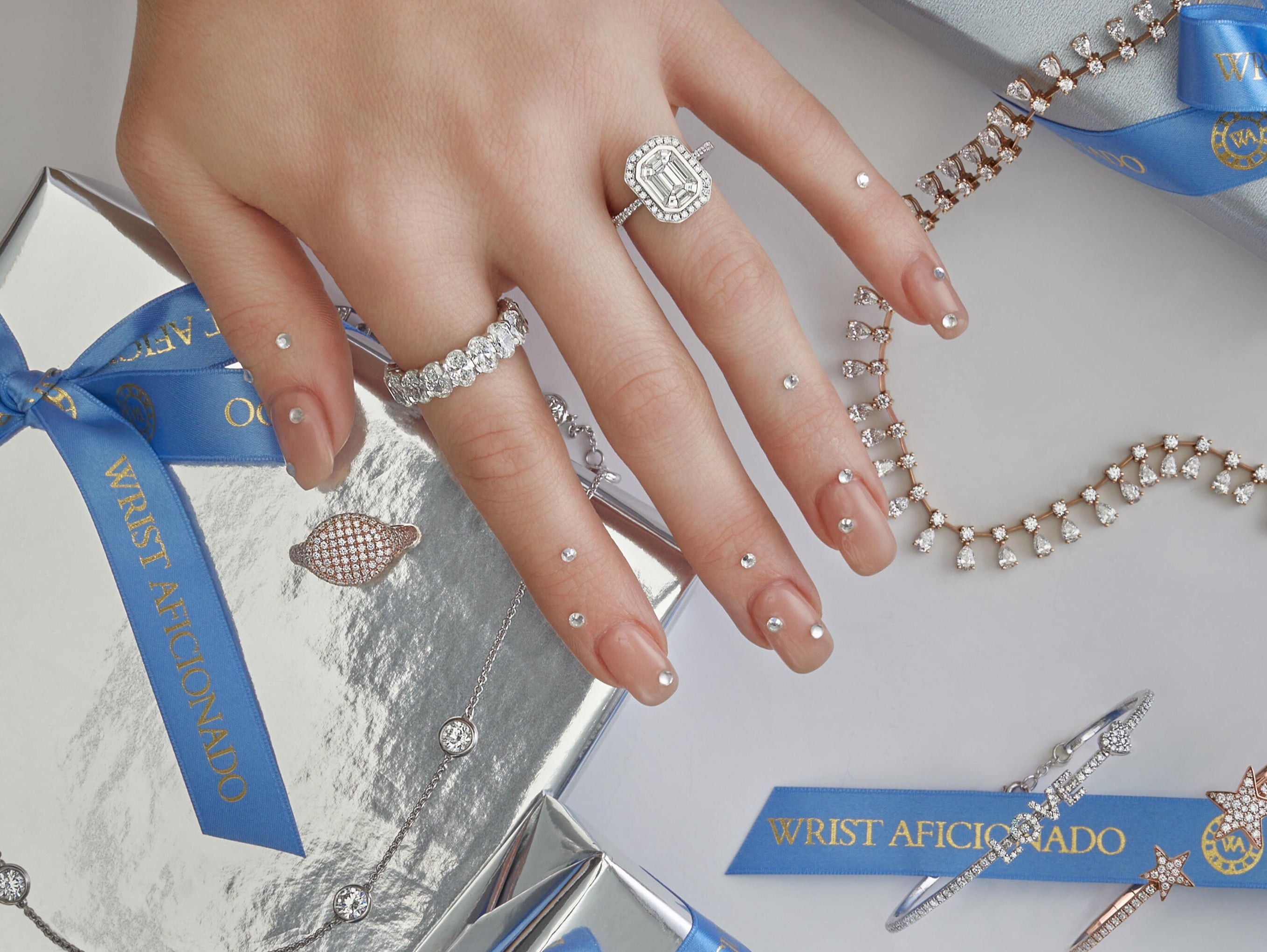 3 Essential Jewelry Gifts for the Holidays