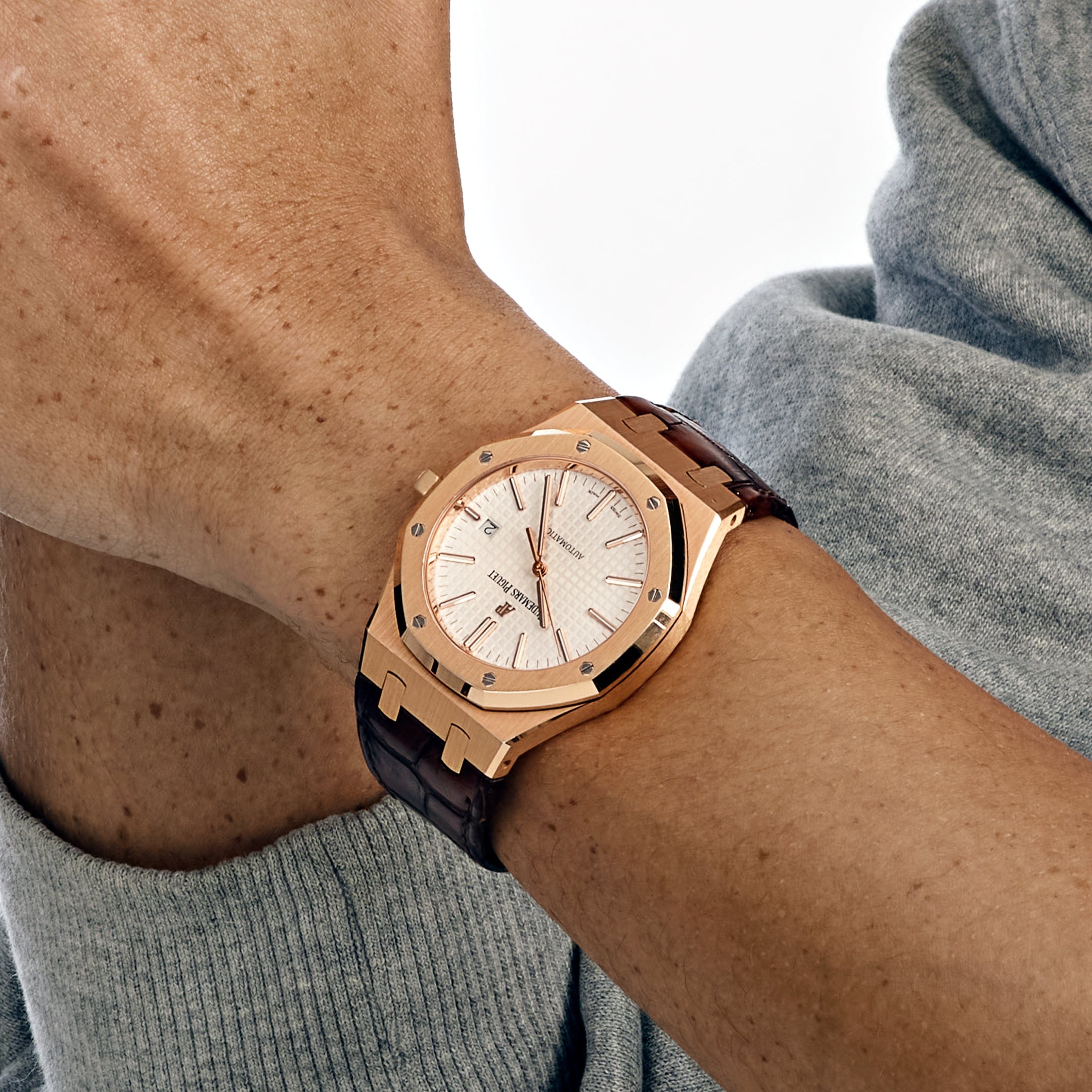 Audemars Piguet Royal Oak 15400OR.OO.D088CR.01 Selfwinding Rose Gold Silver Dial (2017)