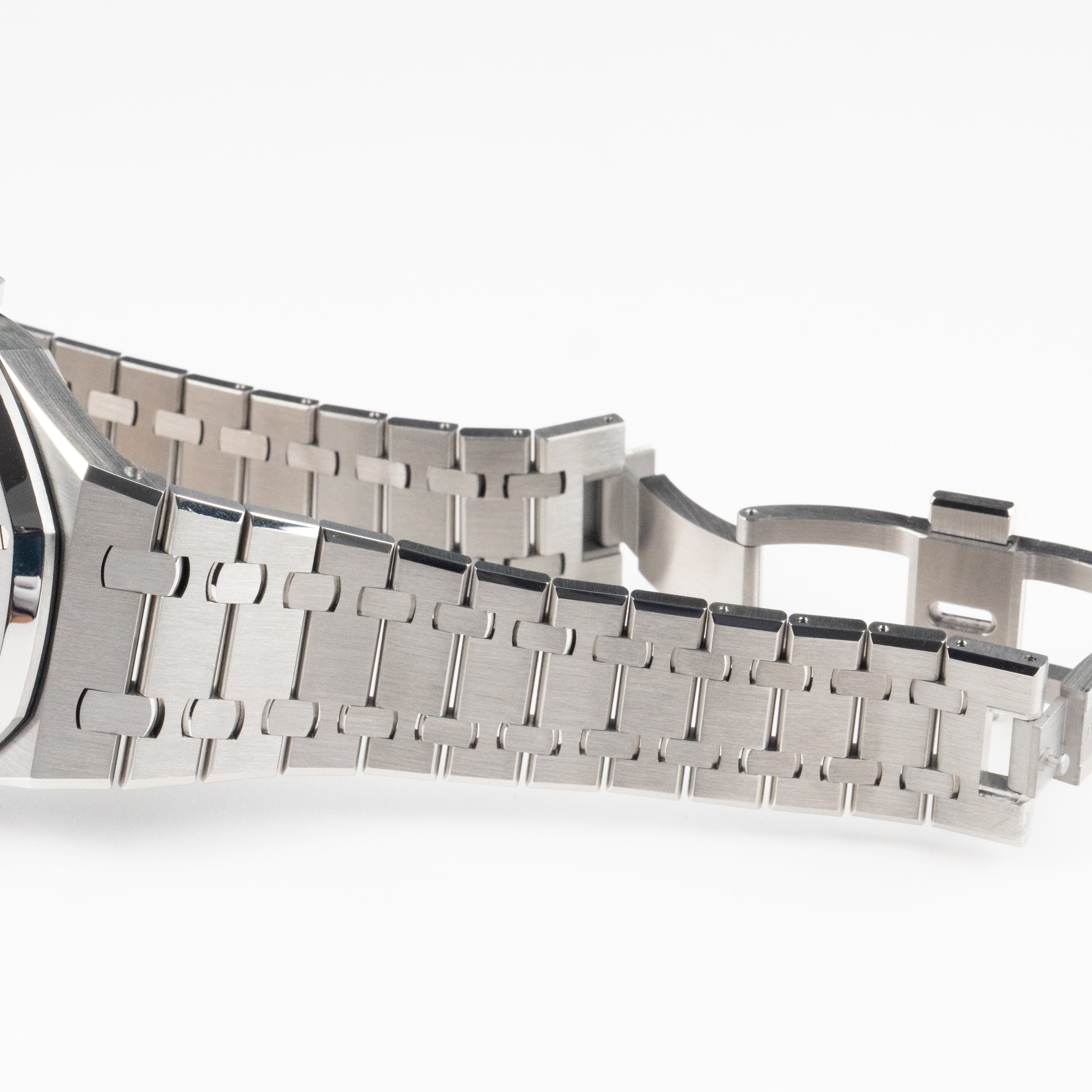 Audemars Piguet Royal Oak 15510ST.OO.1320ST.07 Stainless Steel Black Dial (2024)