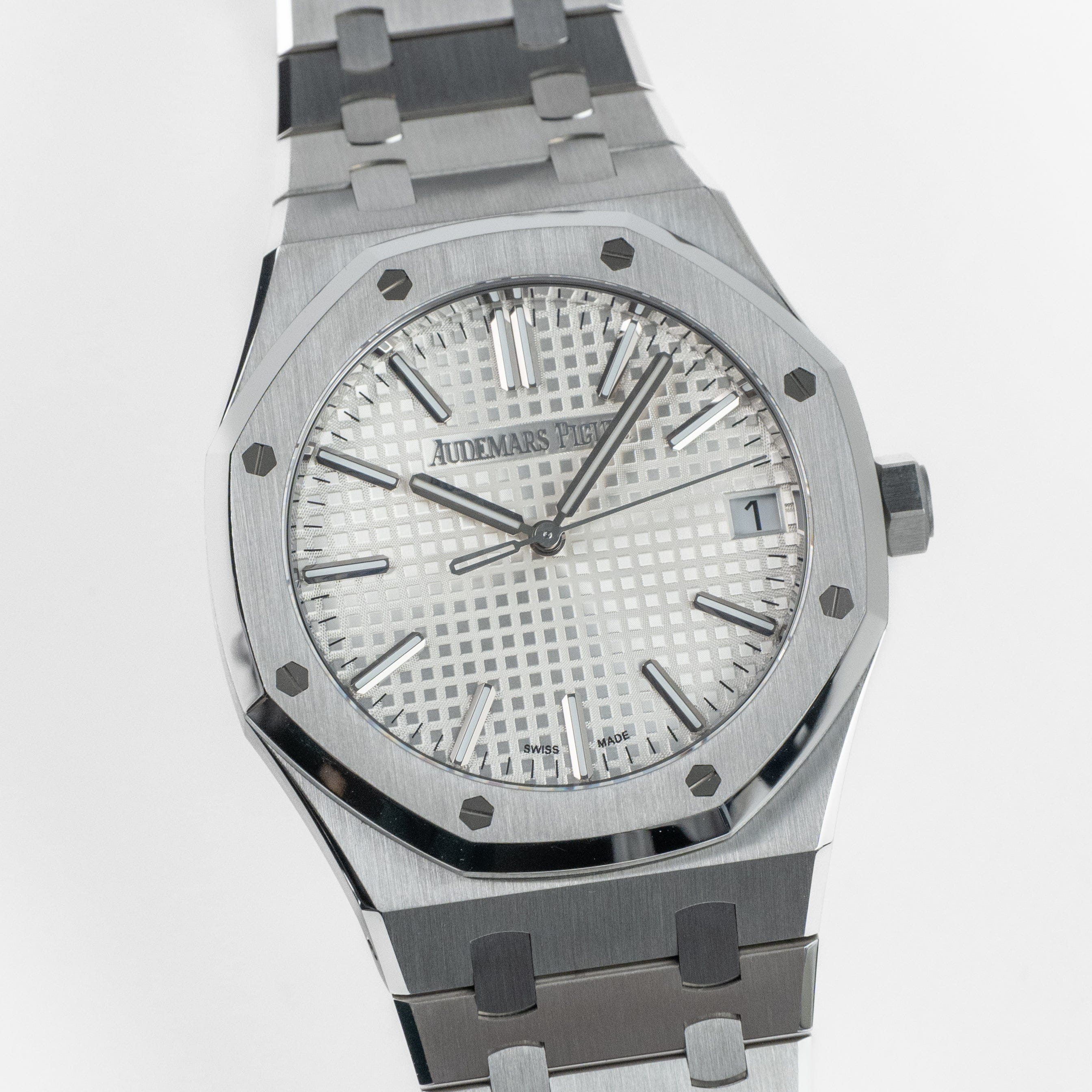 Audemars Piguet Royal Oak 15510ST.OO.1320ST.08 Stainless Steel Silver-Toned Dial (2025)