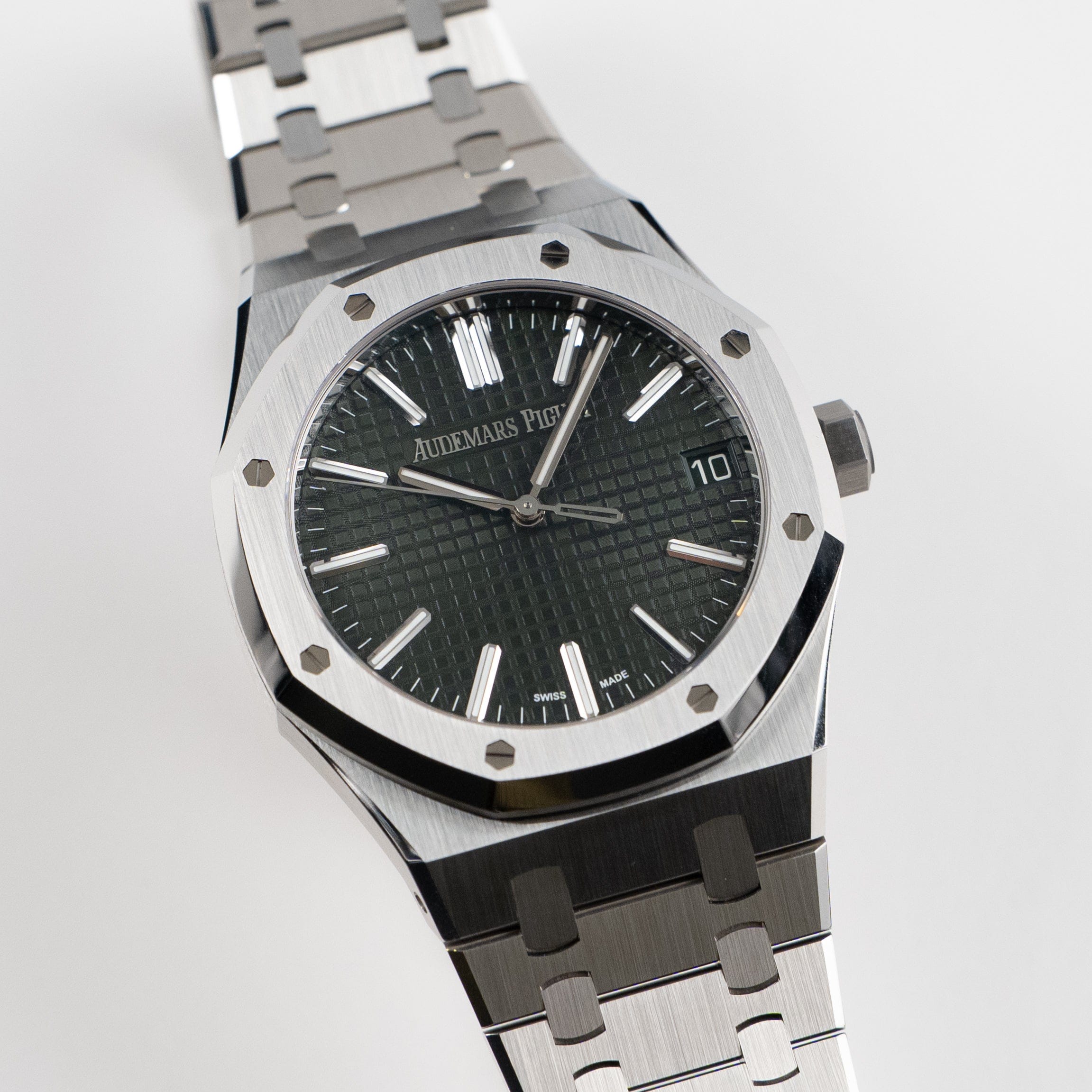 Audemars Piguet Royal Oak 15510ST.OO.1320ST.09 Stainless Steel Green Dial (2025)