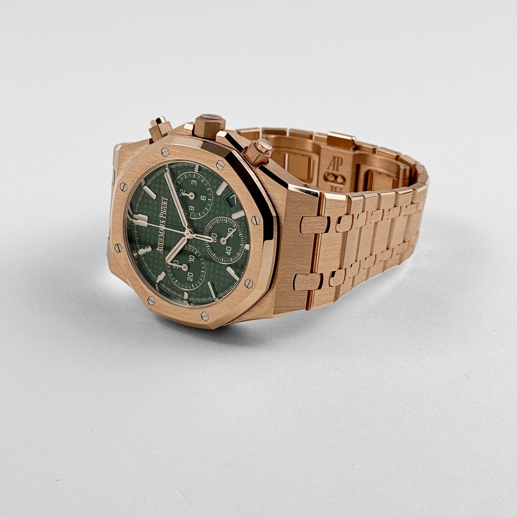 Audemars Piguet Royal Oak 26240OR.OO.1320OR.04 Chronograph '50th Anniversary' Rose Gold Khaki Green Dial (2022)