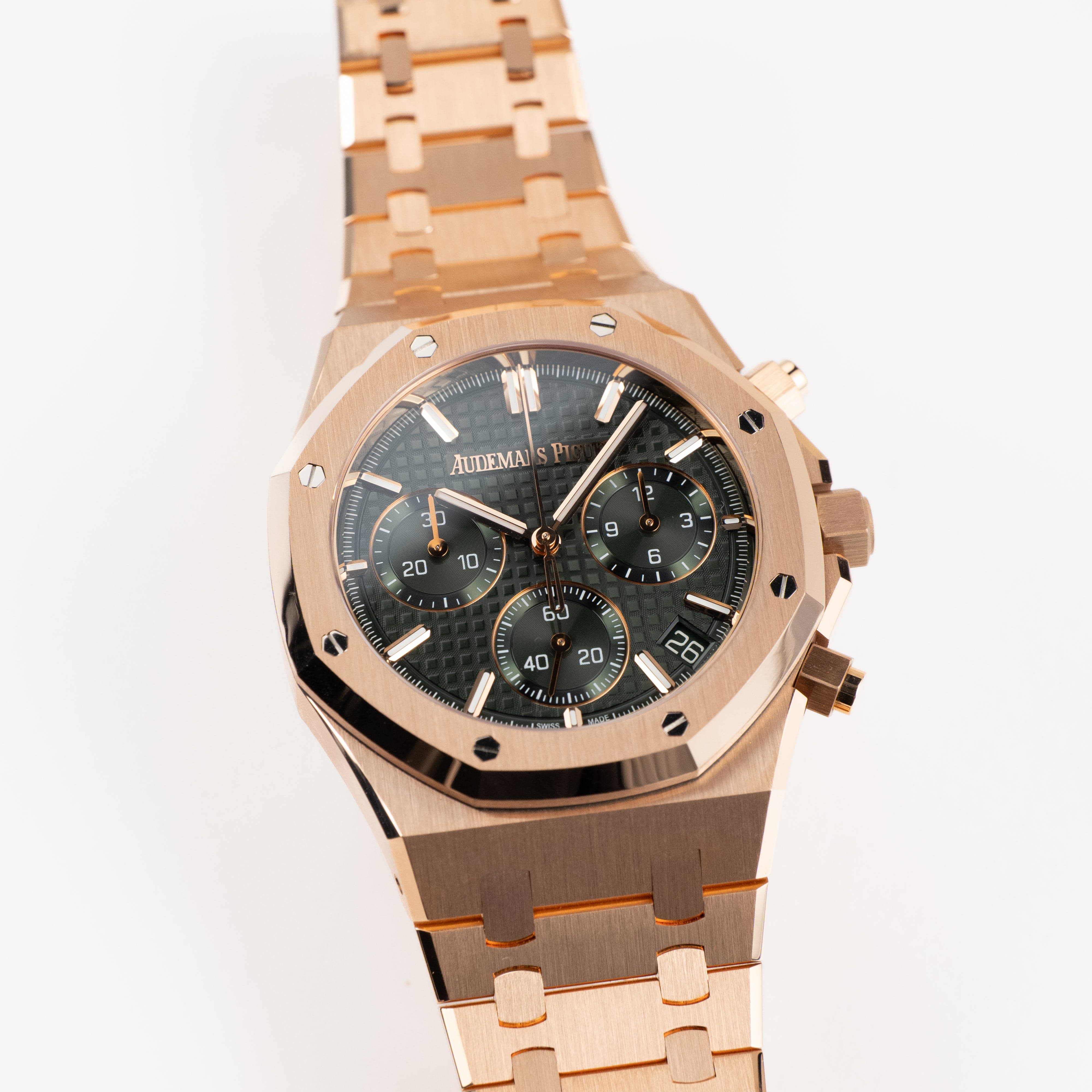 Audemars Piguet Royal Oak 26240OR.OO.1320OR.08 Chronograph Rose Gold Khaki Green Dial (2024)