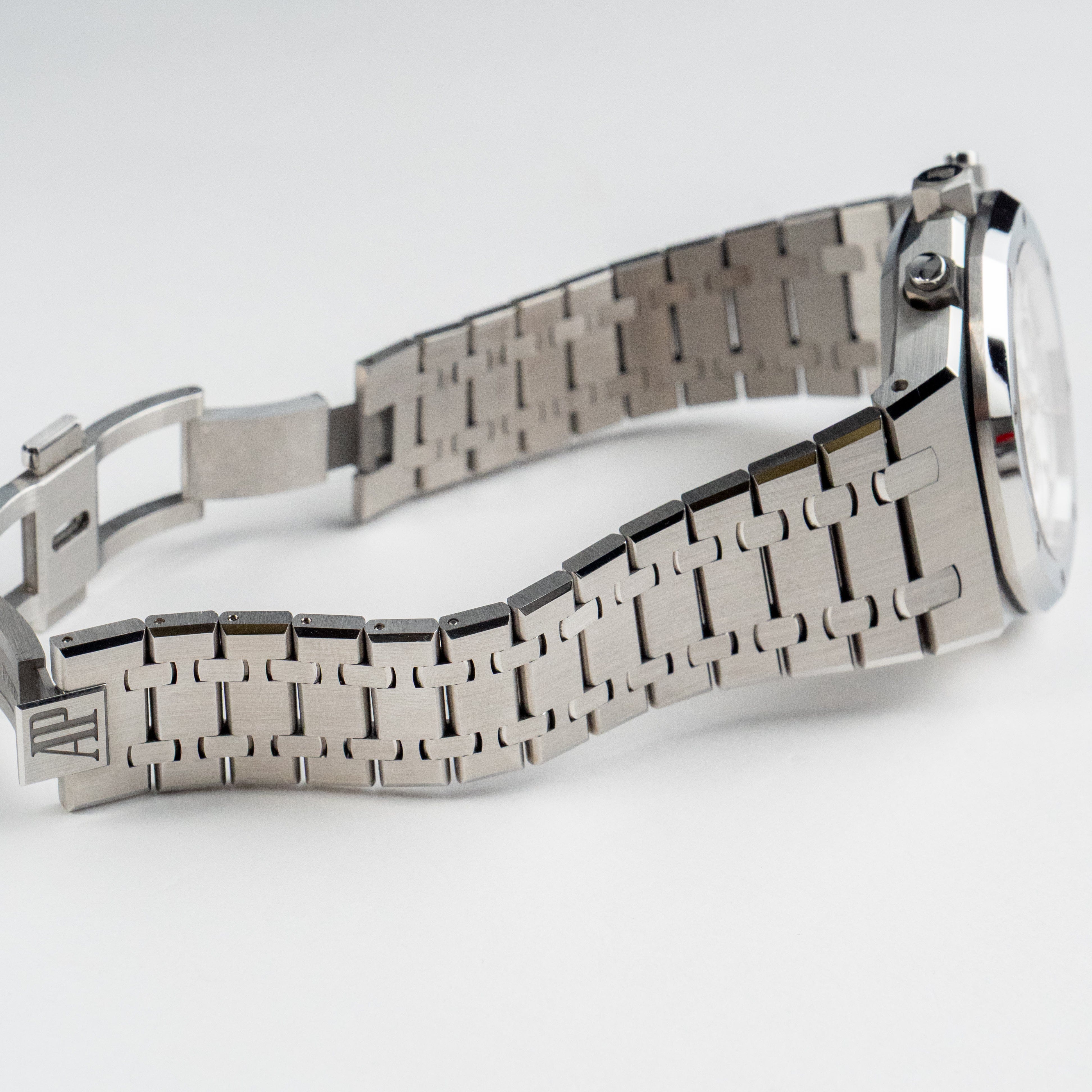 Audemars Piguet Royal Oak 26240ST.OO.1320ST.07 Chronograph Stainless Steel Silver-Toned Dial (2024)