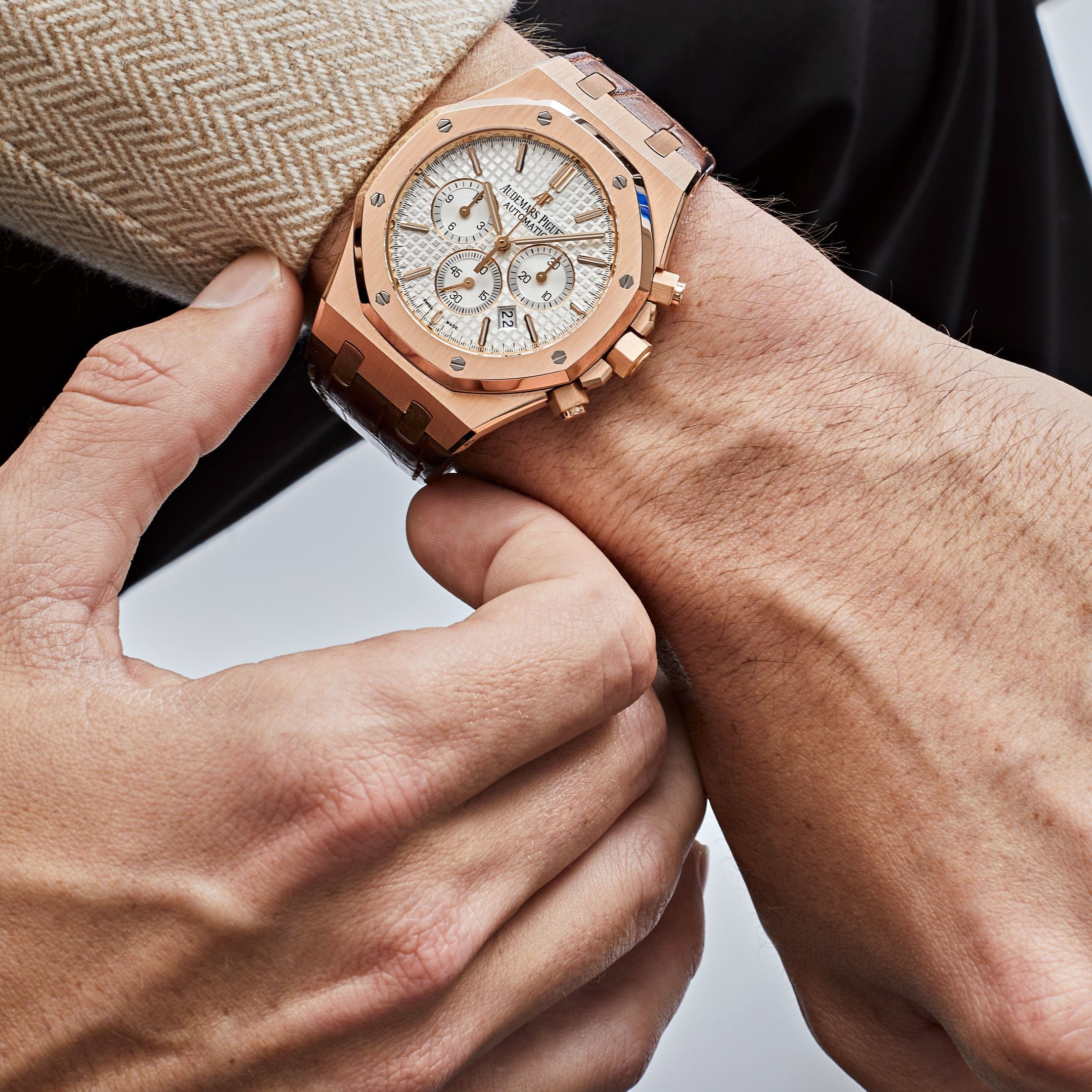 Luxury Watch Audemars Piguet Royal Oak Chronograph Rose Gold 26320OR.OO.D088CR.01 Wrist Aficionado