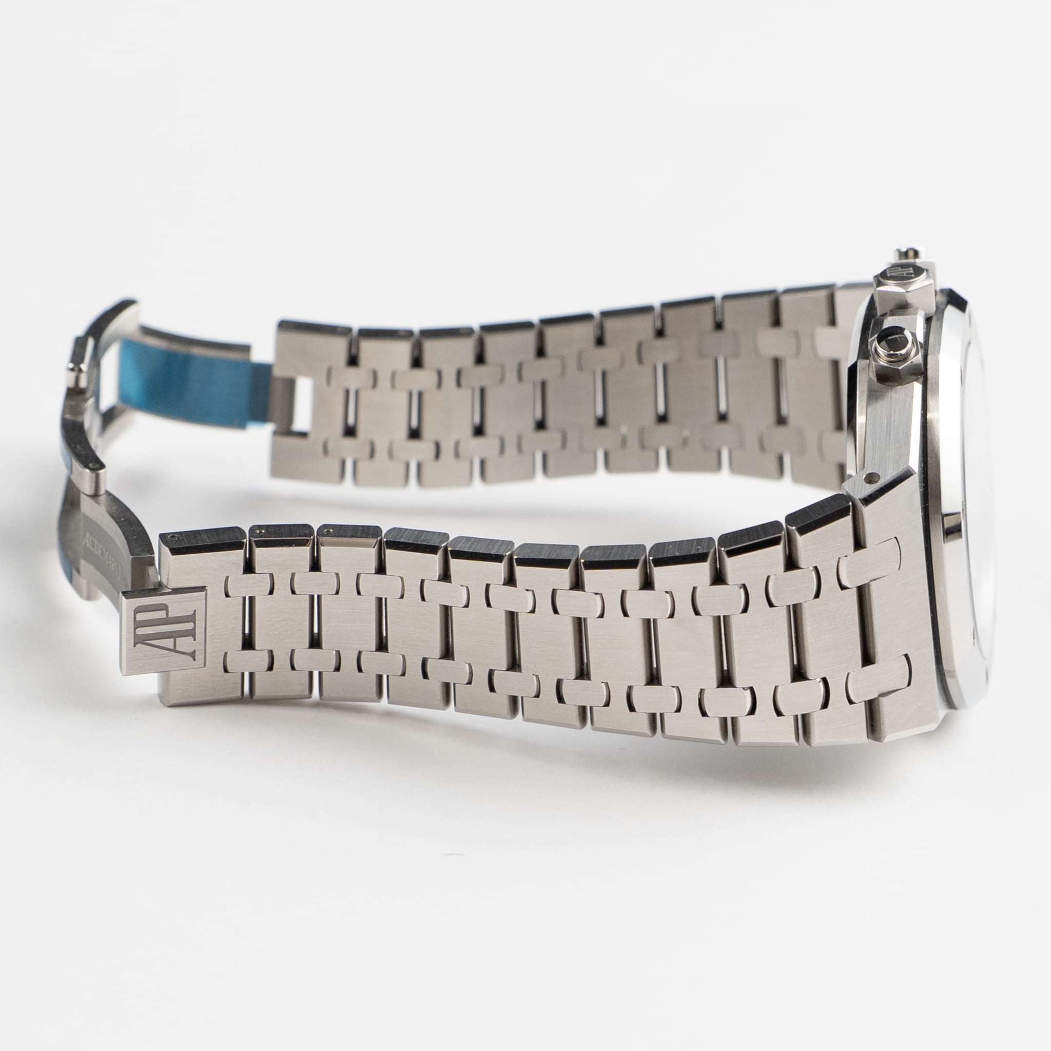 Audemars Piguet Royal Oak 26320ST.OO.1220ST.03 Chronograph Stainless Steel Blue Dial (2016)