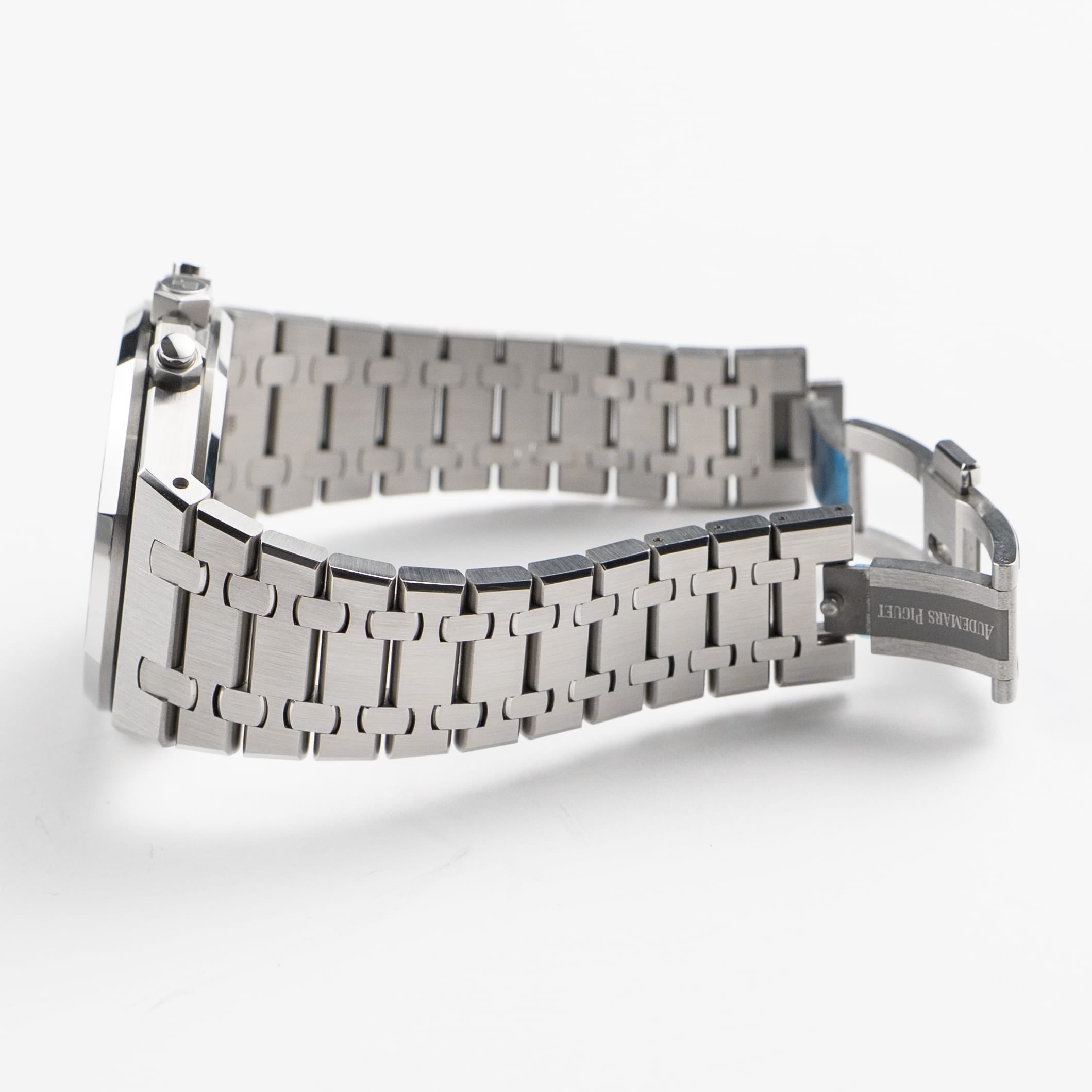 Audemars Piguet Royal Oak 26320ST.OO.1220ST.03 Chronograph Stainless Steel Blue Dial (2016)