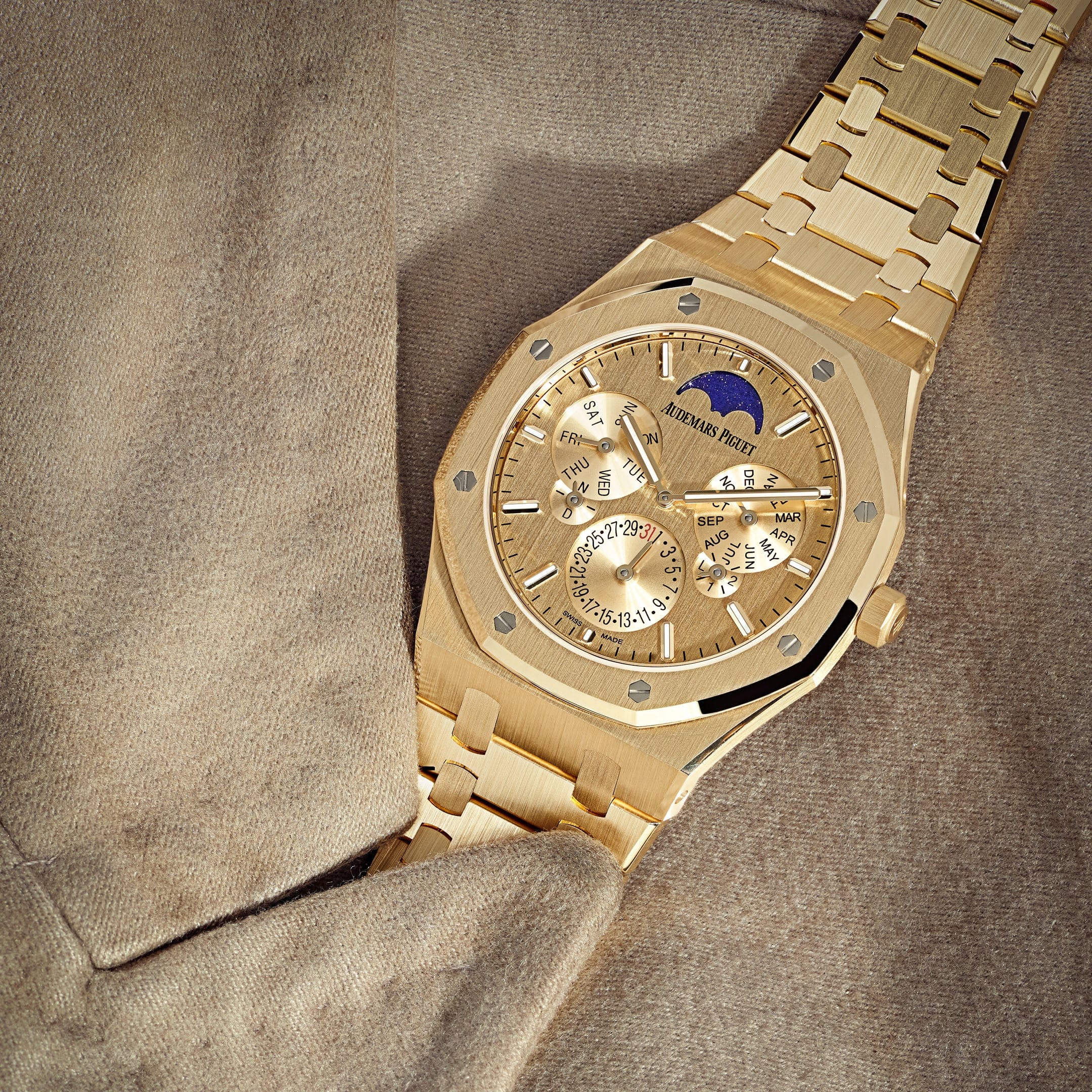 Audemars Piguet Royal Oak 26586BA.OO.1240BA.99 Perpetual Calendar Ultra-Thin Yellow Gold / Yellow Gold-Toned Dial Limited Edition (2024)
