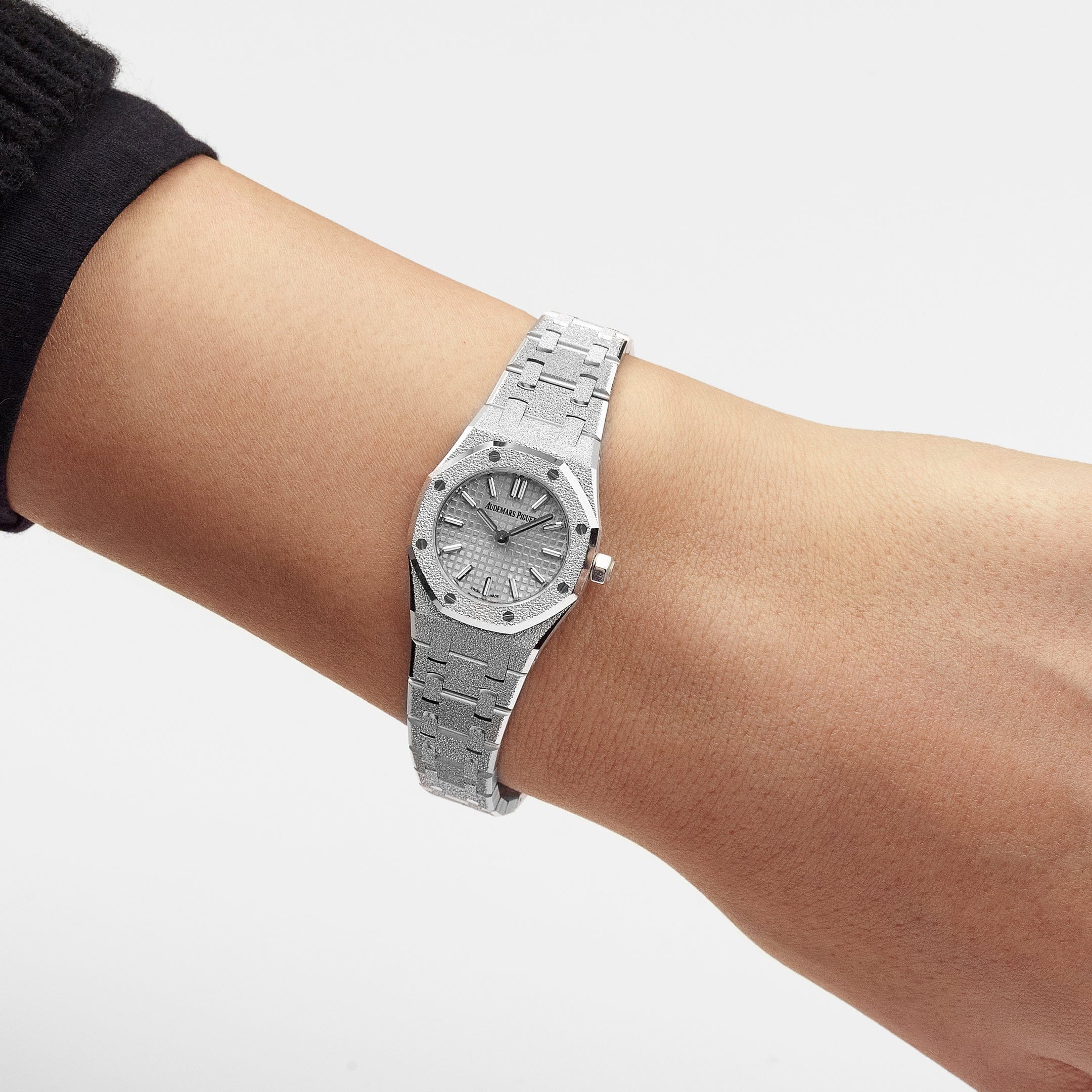 Audemars Piguet Royal Oak 67630BC.GG.1312BC.01-B 'Mini' Frosted White Gold Quartz (2026)