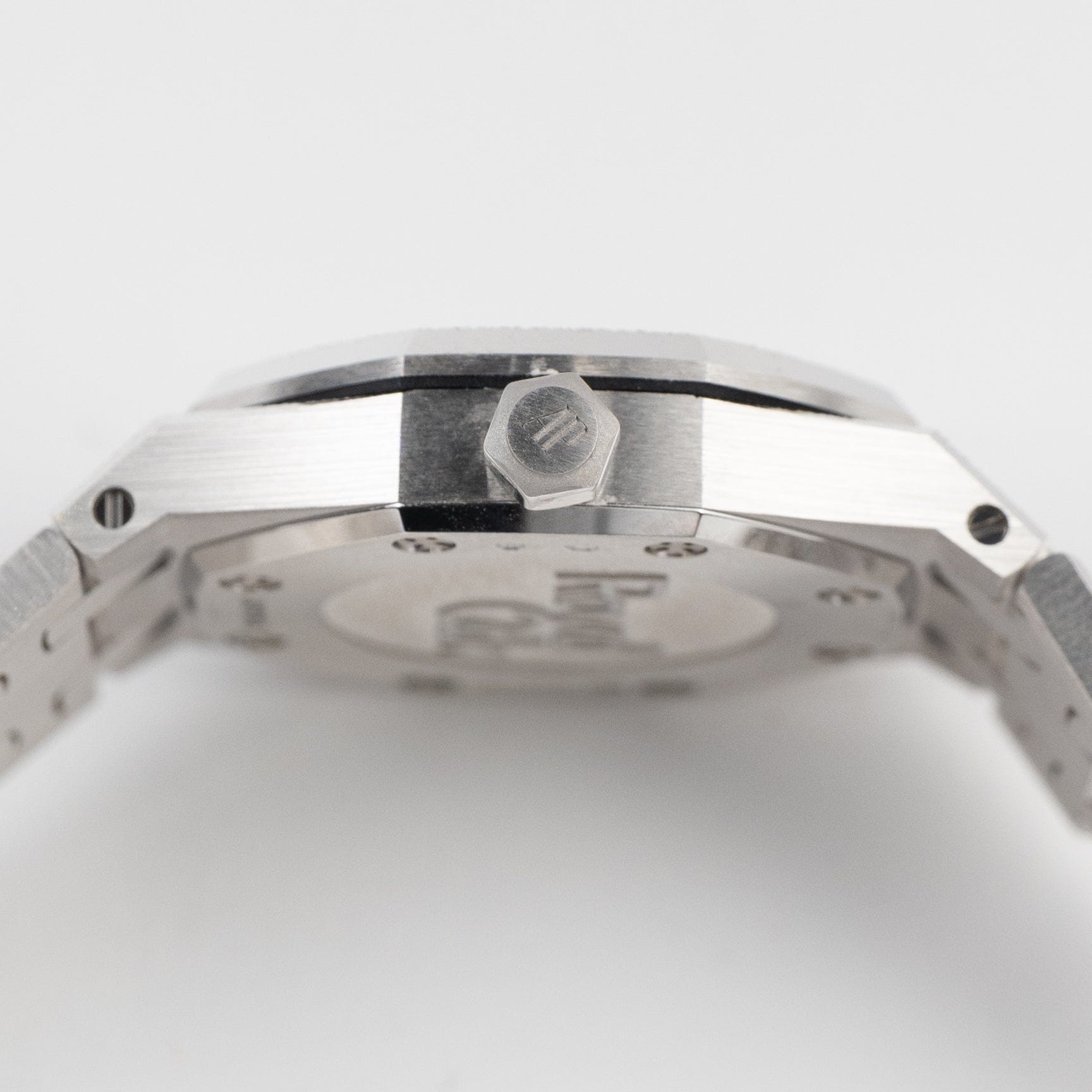 Audemars Piguet Royal Oak 67630BC.GG.1312BC.01-B 'Mini' Frosted White Gold Quartz (2026)