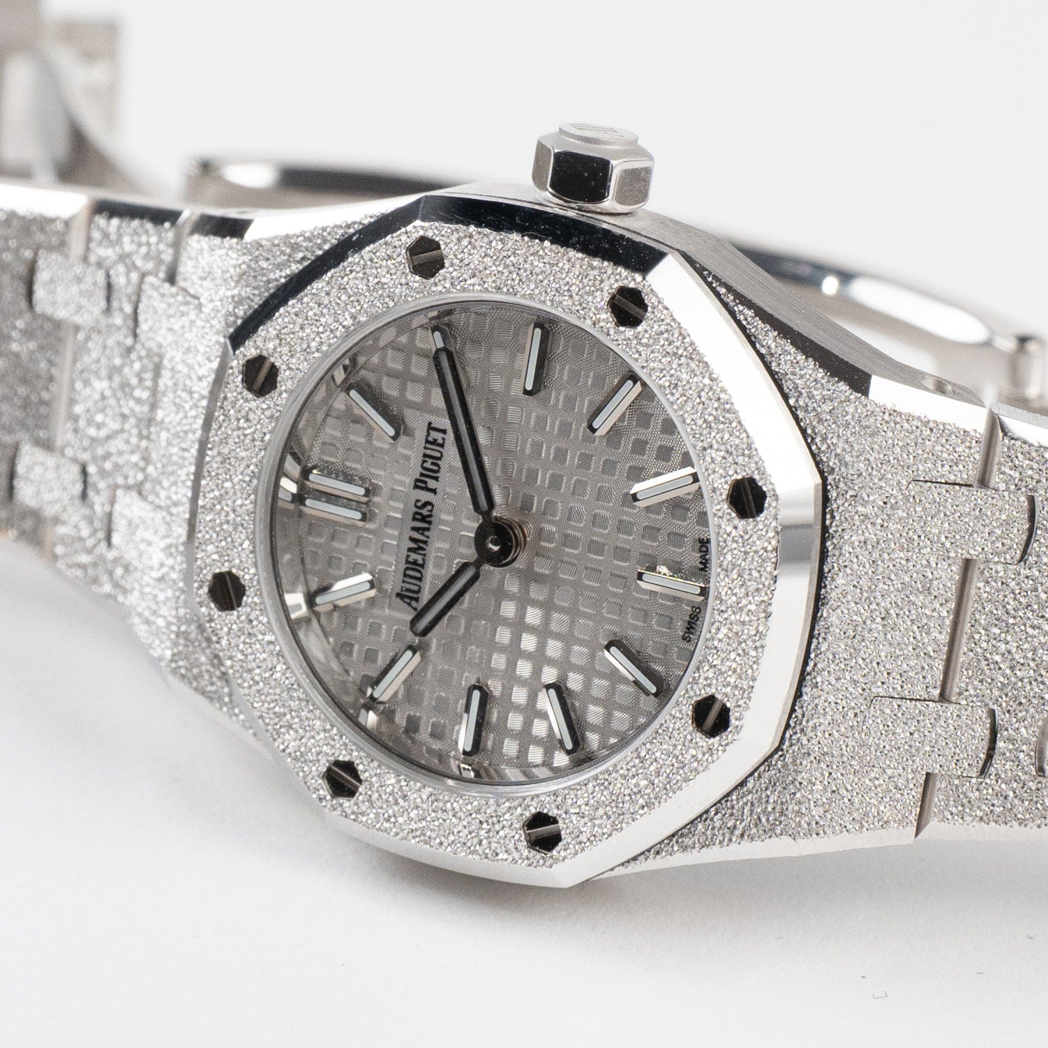 Audemars Piguet Royal Oak 67630BC.GG.1312BC.01-B 'Mini' Frosted White Gold Quartz (2026)