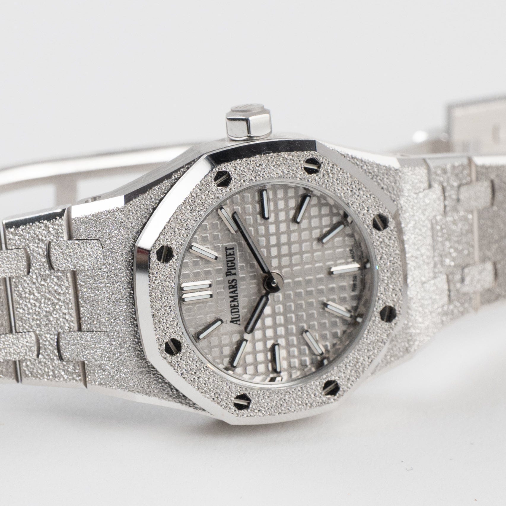 Audemars Piguet Royal Oak 67630BC.GG.1312BC.01-B 'Mini' Frosted White Gold Quartz (2026)