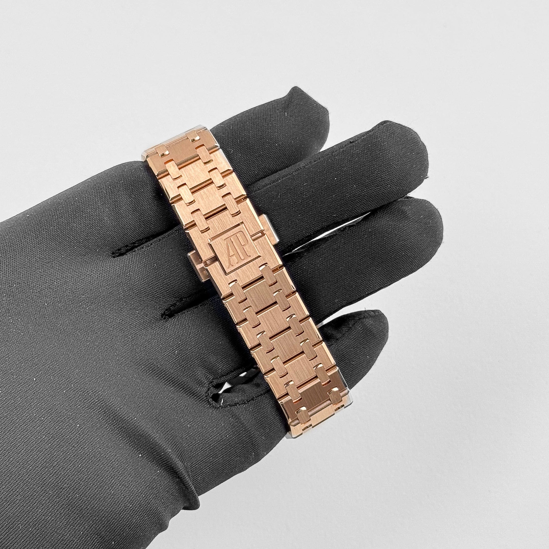 Audemars Piguet Royal Oak 77351OR.ZZ.1261OR.01 'Ladies' Rose Gold White Dial Diamond Bezel (2021)