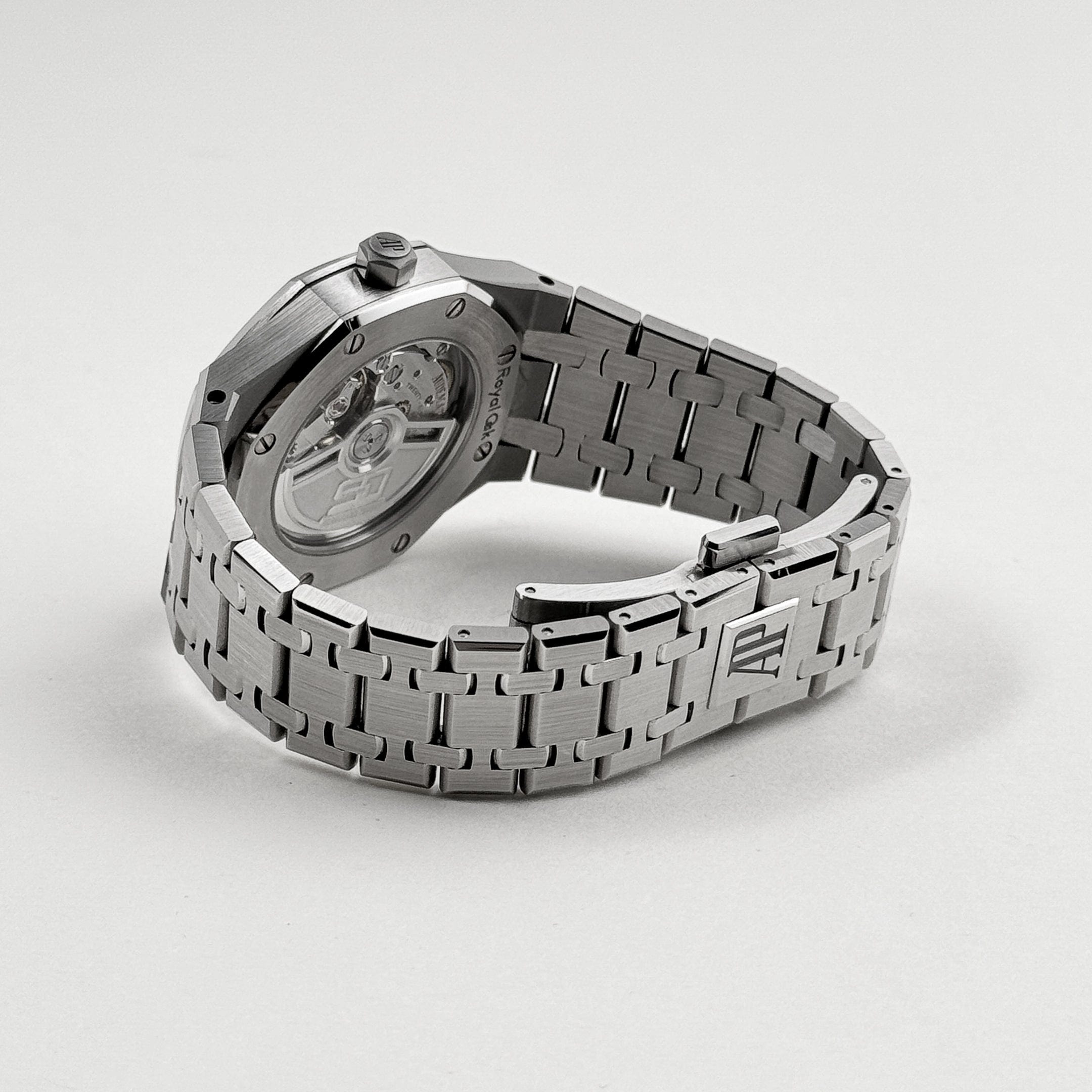 Audemars Piguet Royal Oak 77450ST.OO.1361.ST.01 ‘50th Anniversary’ Stainless Steel Silver-Toned Dial (2022)