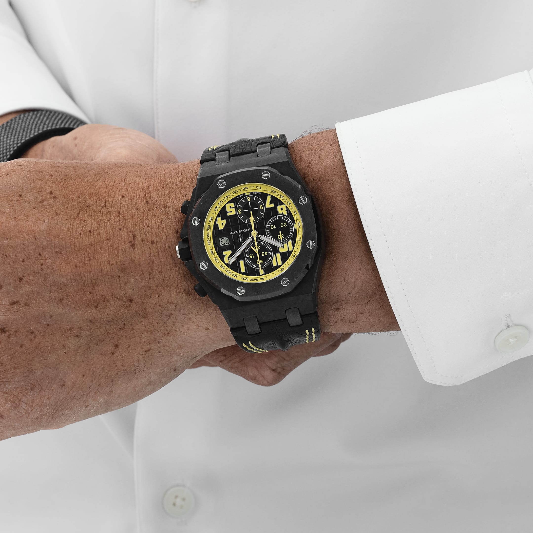 Audemars Piguet Royal Oak Offshore 26176FO.OO.D101CR.02 Chronograph 'Bumble Bee' Carbon Black Dial