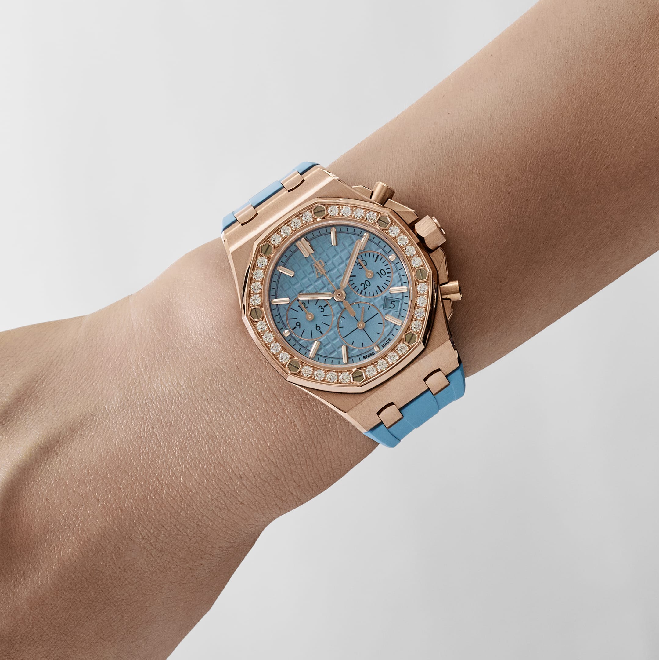 Audemars Piguet Royal Oak Offshore 26231OR.ZZ.A085CA.01 Chronograph Rose Gold Blue Dial Diamond Bezel (2024)