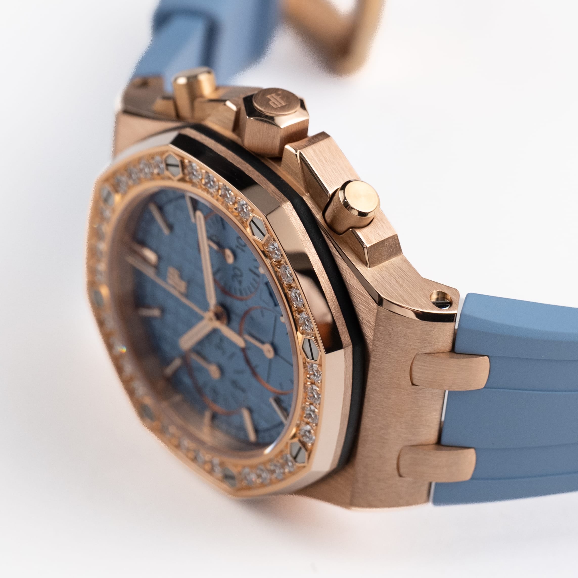 Audemars Piguet Royal Oak Offshore 26231OR.ZZ.A085CA.01 Chronograph Rose Gold Blue Dial Diamond Bezel (2024)