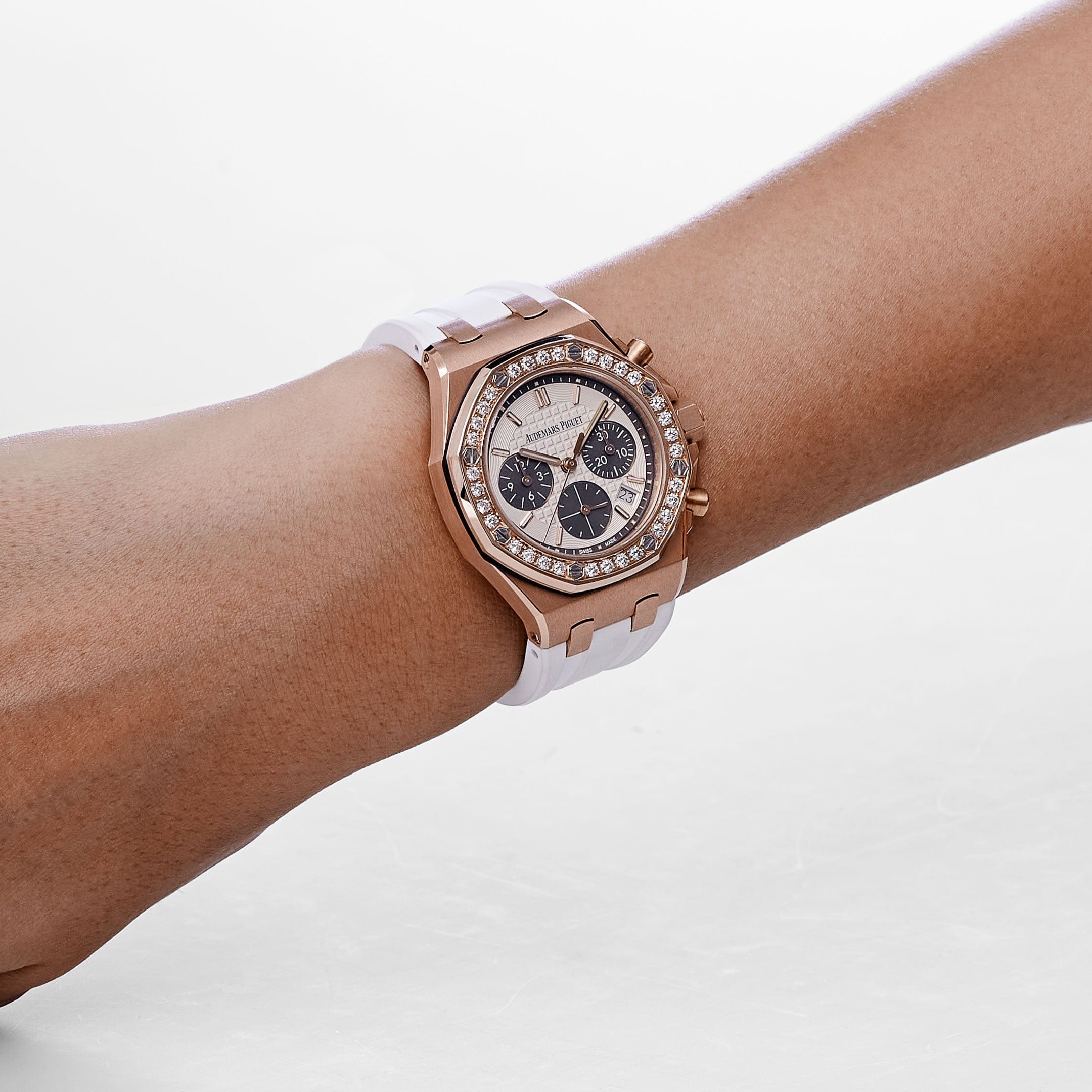 Audemars Piguet Royal Oak Offshore 26231OR.ZZ.D003CA.01 'Ladies' Chronograph Rose Gold Silver Dial Diamond Bezel (2018)