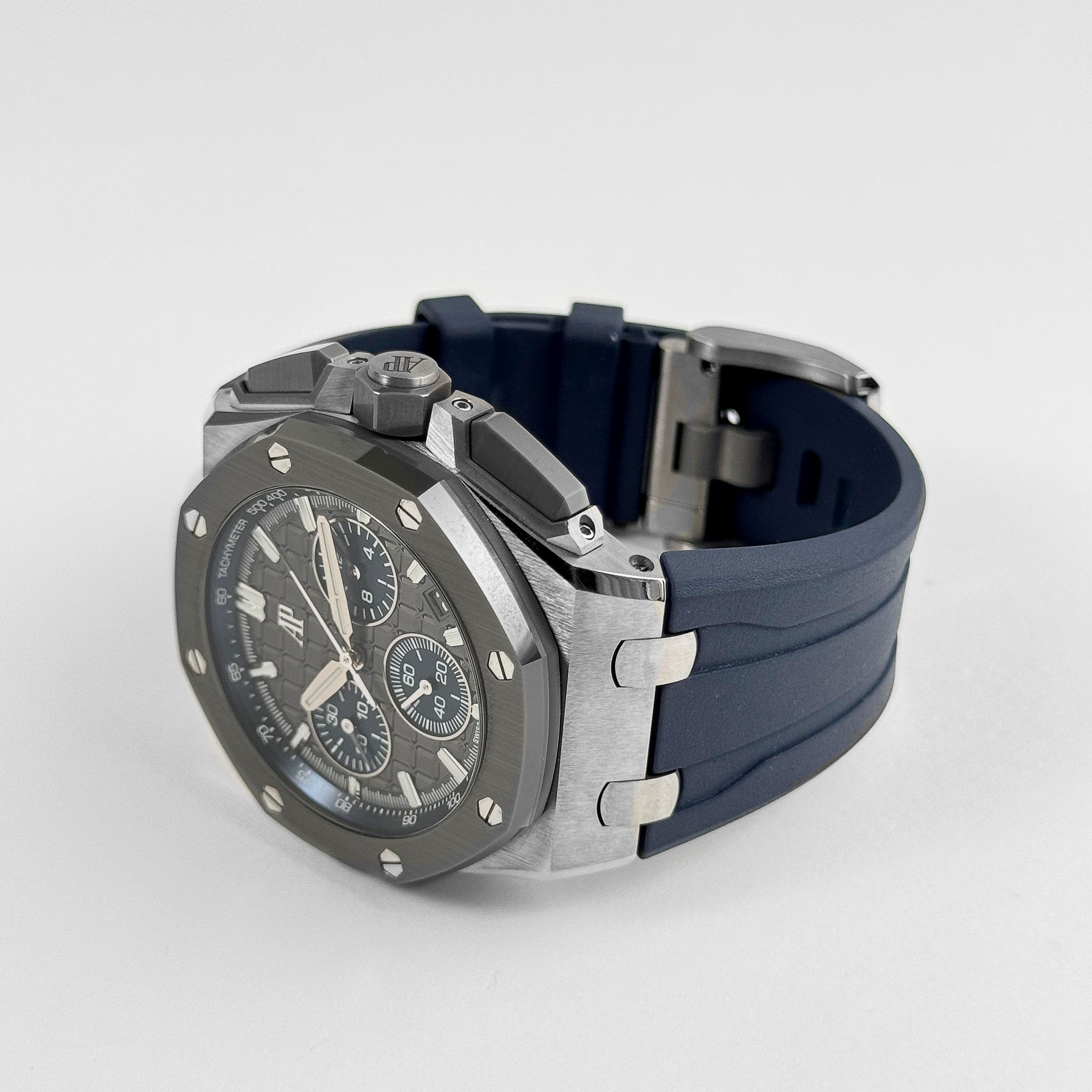 Audemars Piguet Royal Oak Offshore 26420IO.OO.A009CA.01 Selfwinding Chronograph Titanium Grey Dial (2021)