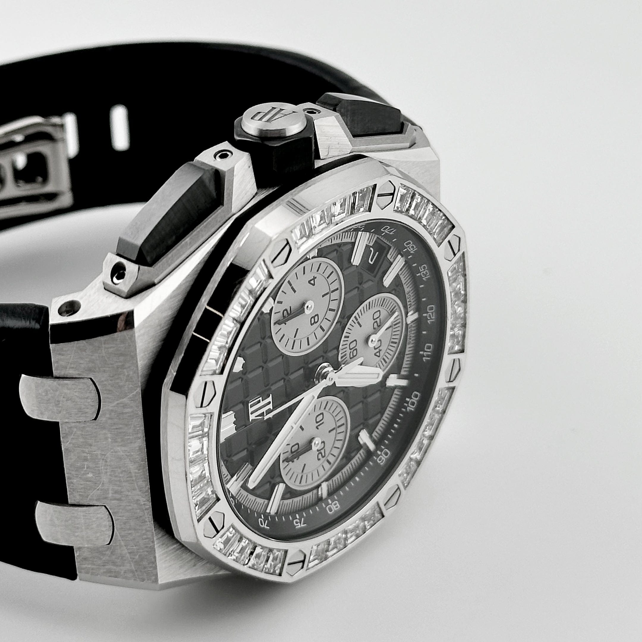 Audemars Piguet Royal Oak Offshore 26424BC.ZZ.D002CA.01 Chronograph White Gold Black Dial Diamond Bezel (2024)