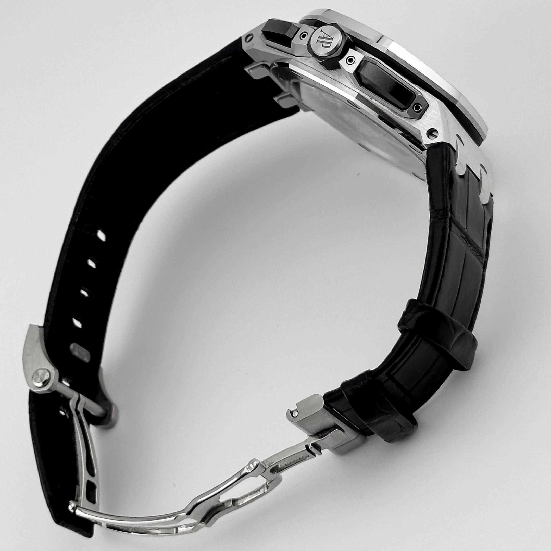 Audemars Piguet Royal Oak Offshore 26424BC.ZZ.D002CA.01 Chronograph White Gold Black Dial Diamond Bezel (2024)