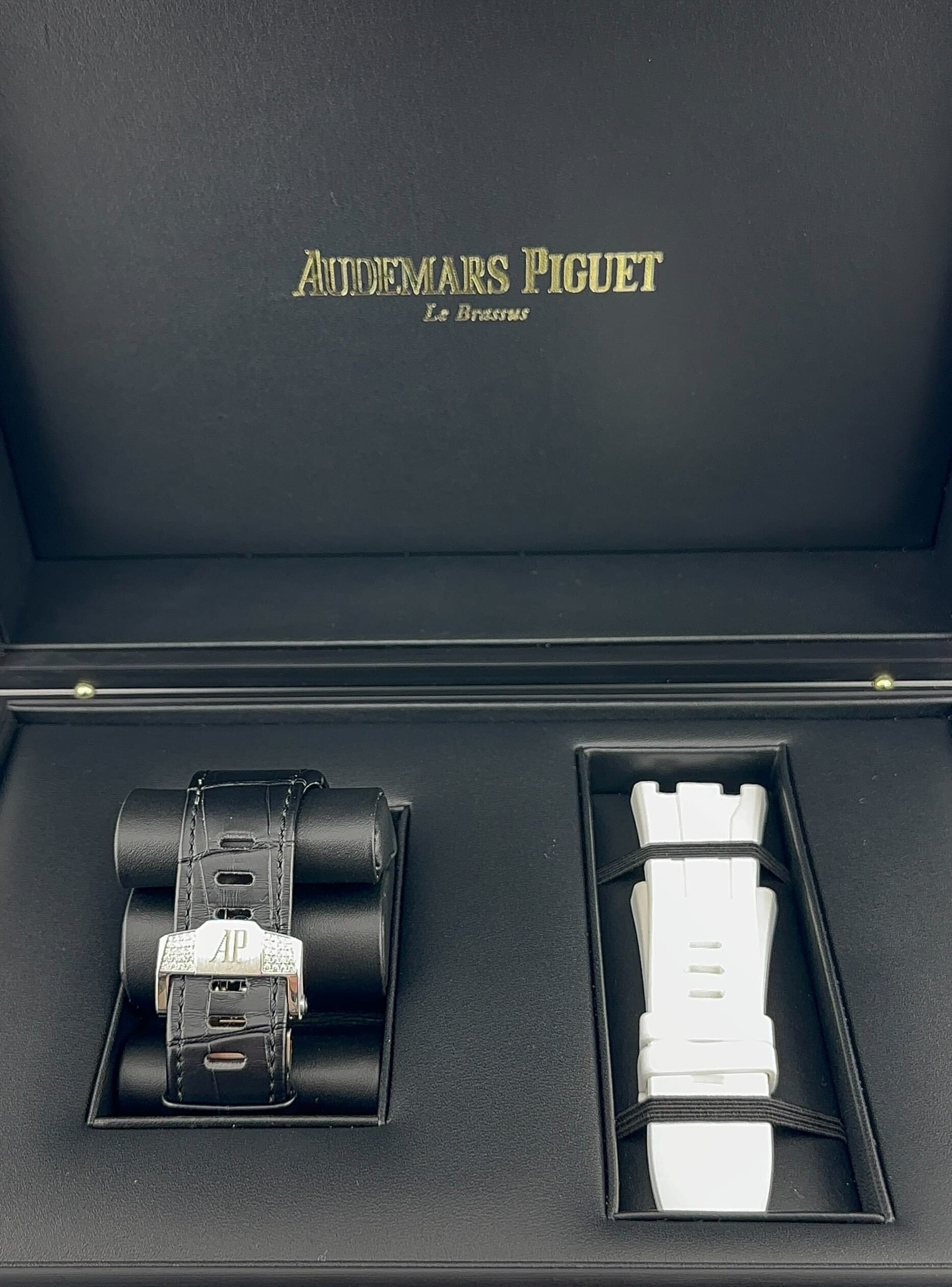 Luxury Watch Audemars Piguet Royal Oak Offshore Selfwinding Chronograph Diamond 26423BC.ZZ.D002CA.01 Wrist Aficionado