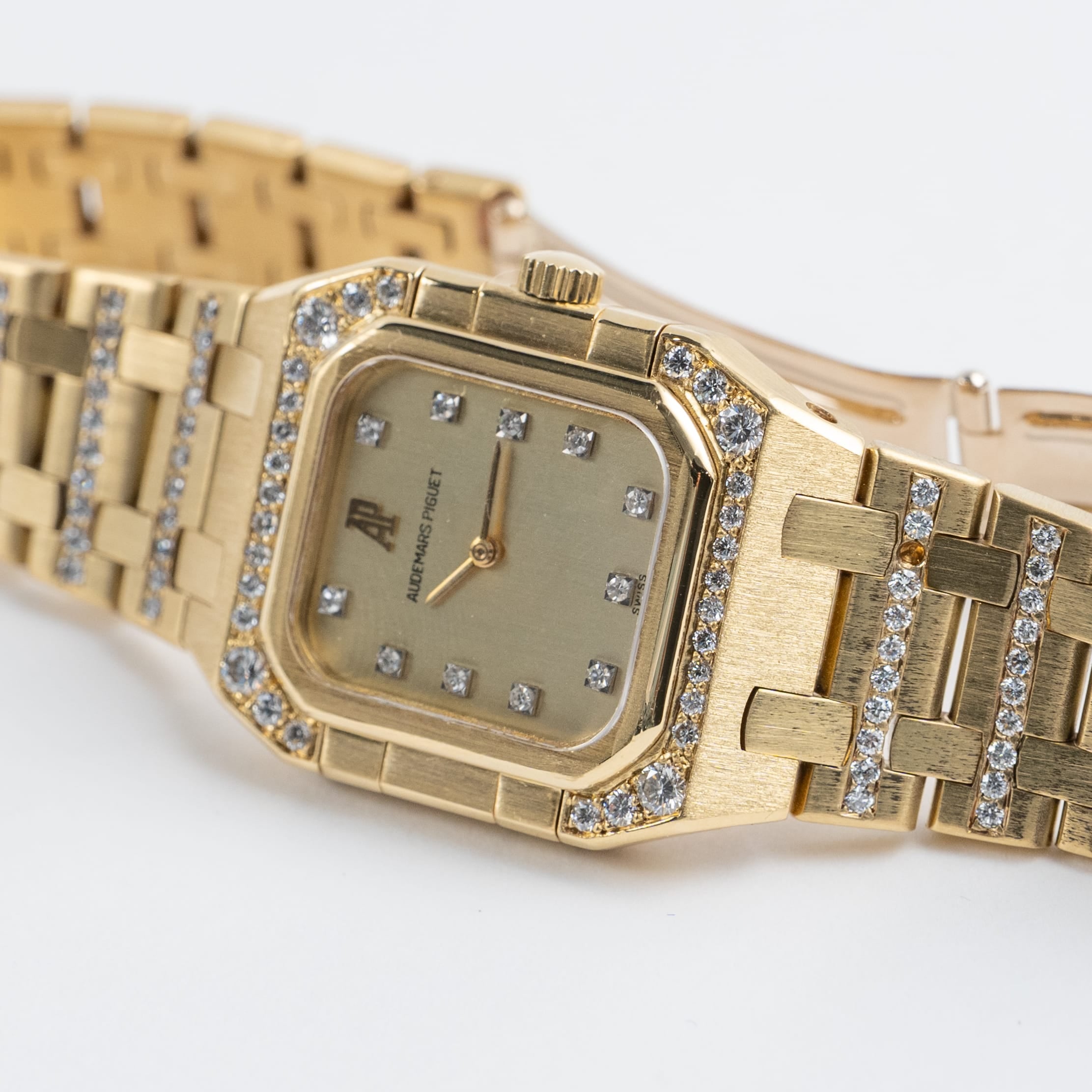 Audemars Piguet Royal Oak Rectangular 6015BA Vintage 'Ladies' Yellow Gold Diamond-Set Quartz (1982)