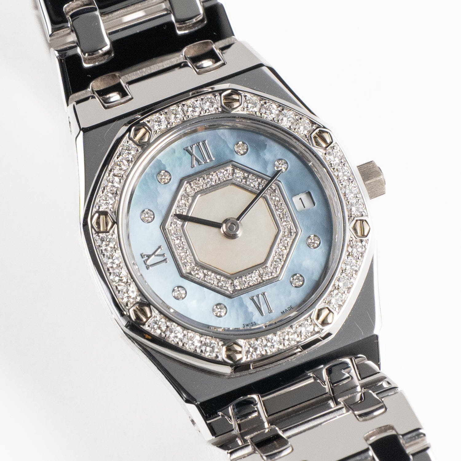 Audemars Piguet Royal Oak Vintage 67371BC/093 'Ladies' White Gold Blue Mother of Pearl Diamond Dial Diamond Bezel Quartz