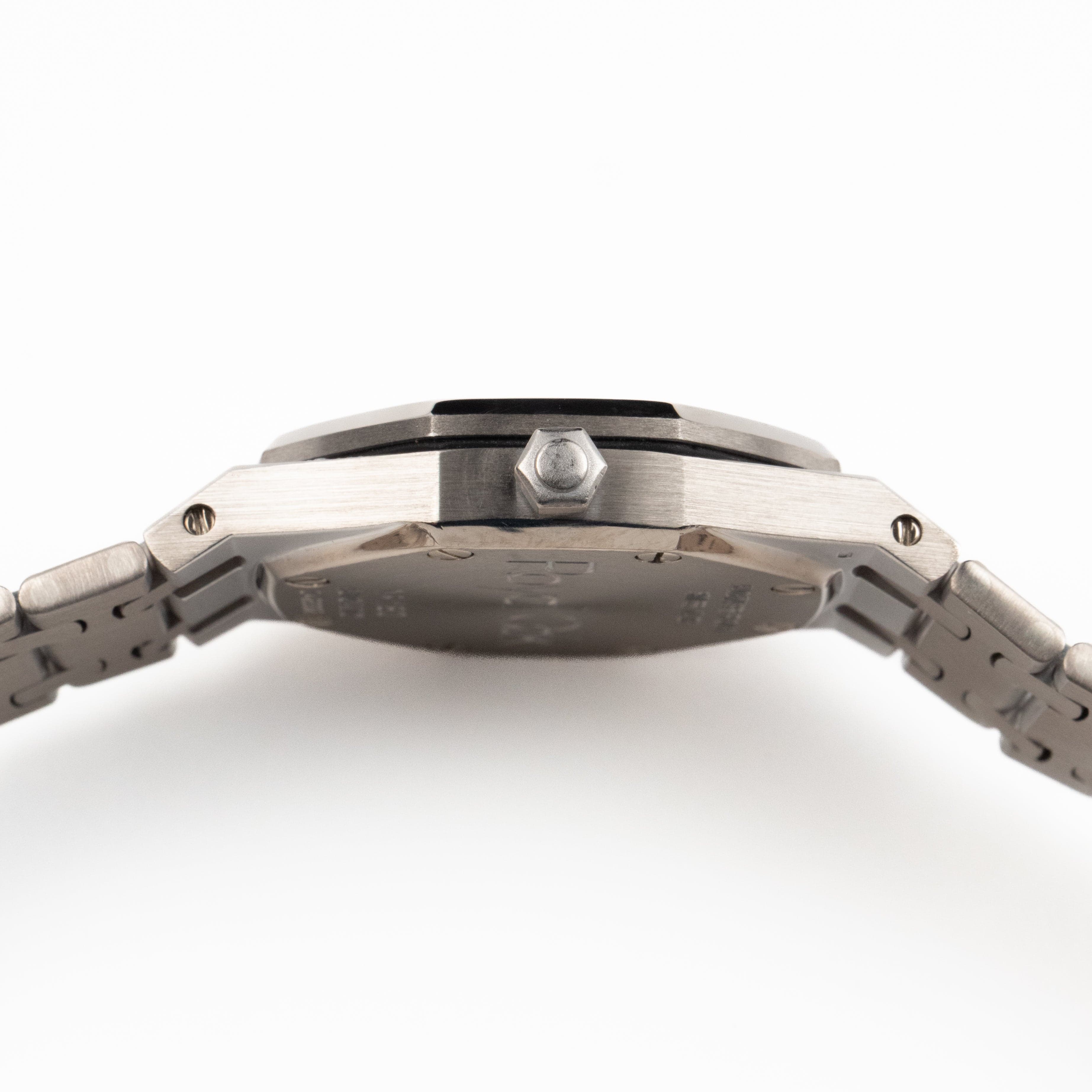 Audemars Piguet Royal Oak Vintage 'Ladies' White Gold Diamond Emerald Set Dial Quartz