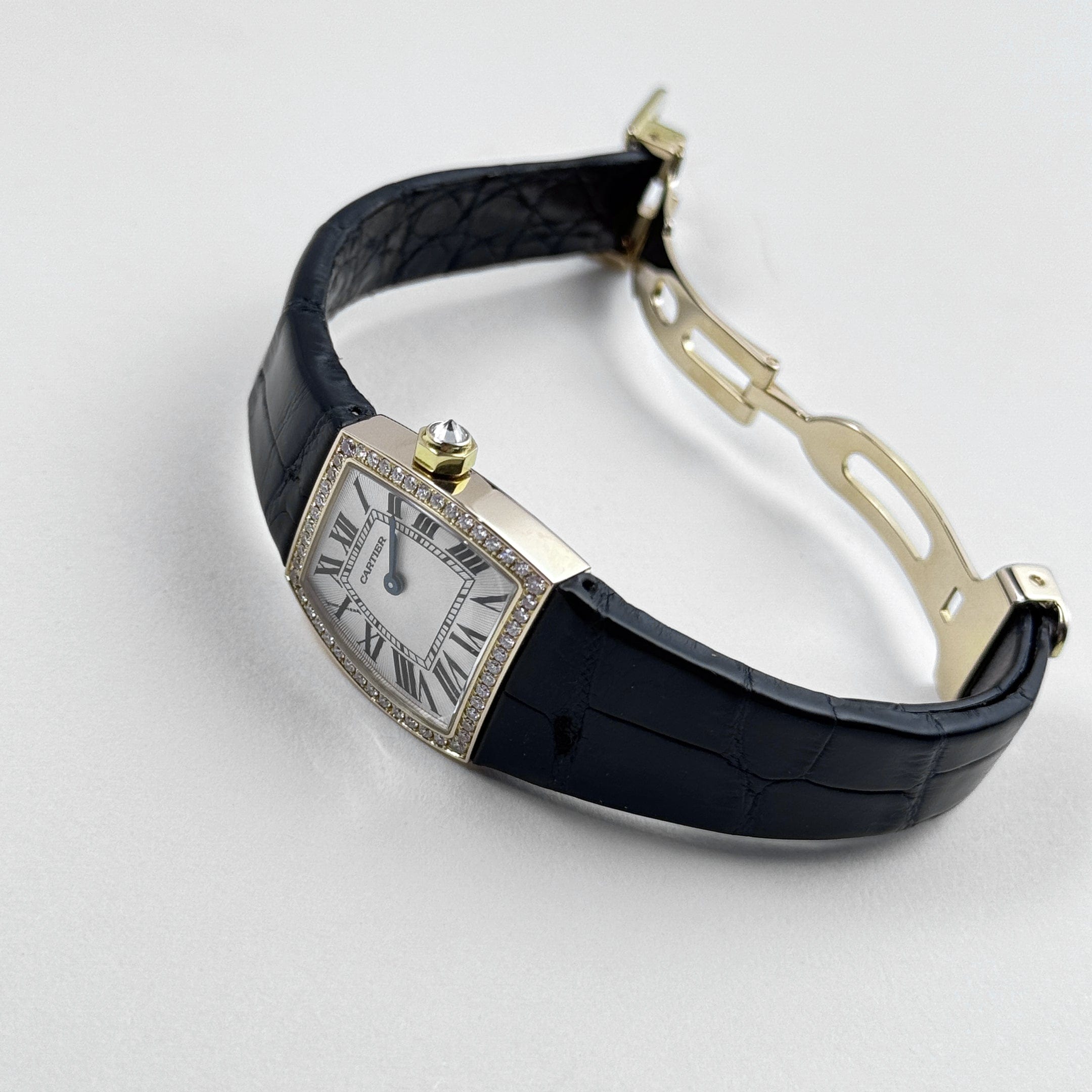 Cartier La Doña 2903 Yellow Gold Diamond Bezel Alligator