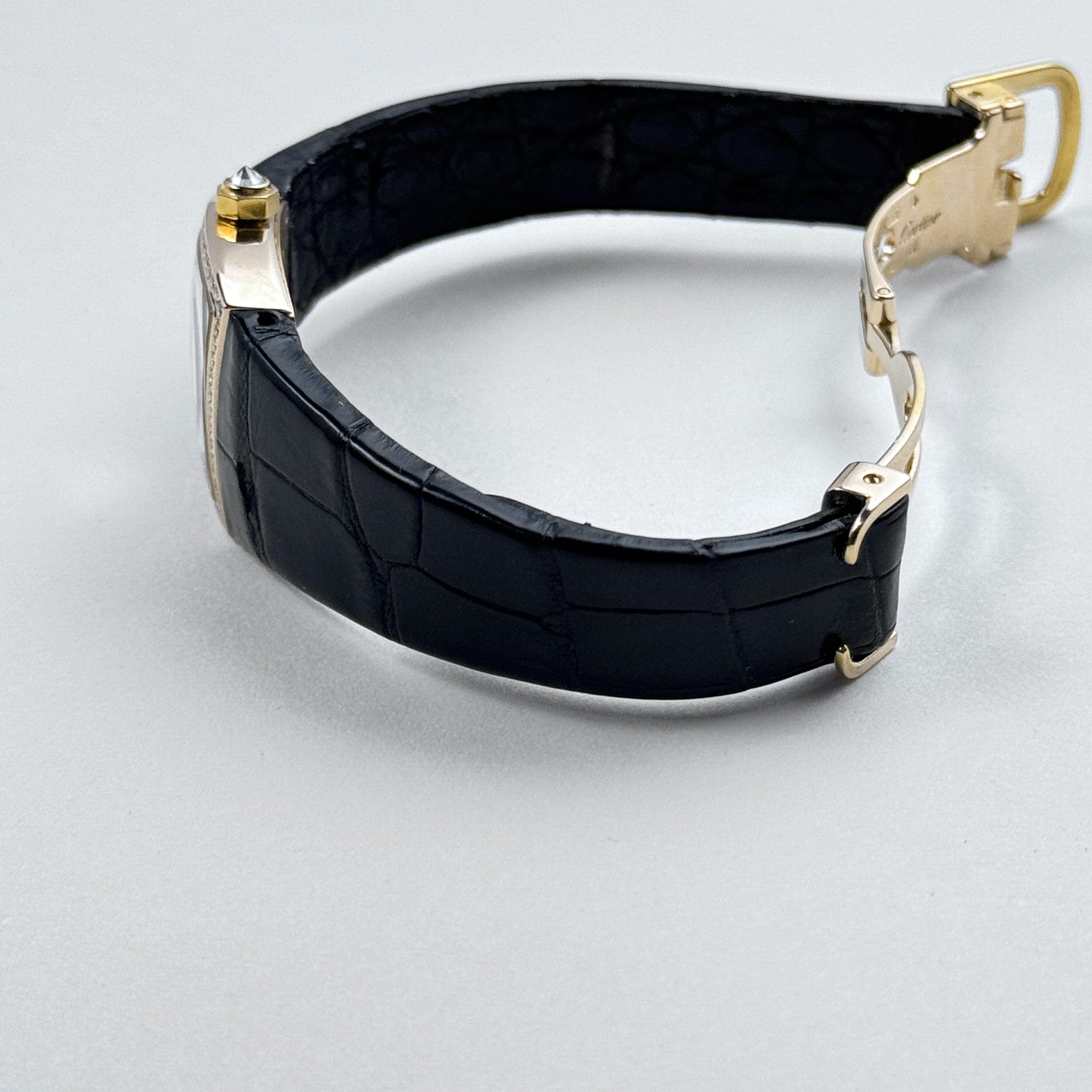 Cartier La Doña 2903 Yellow Gold Diamond Bezel Alligator