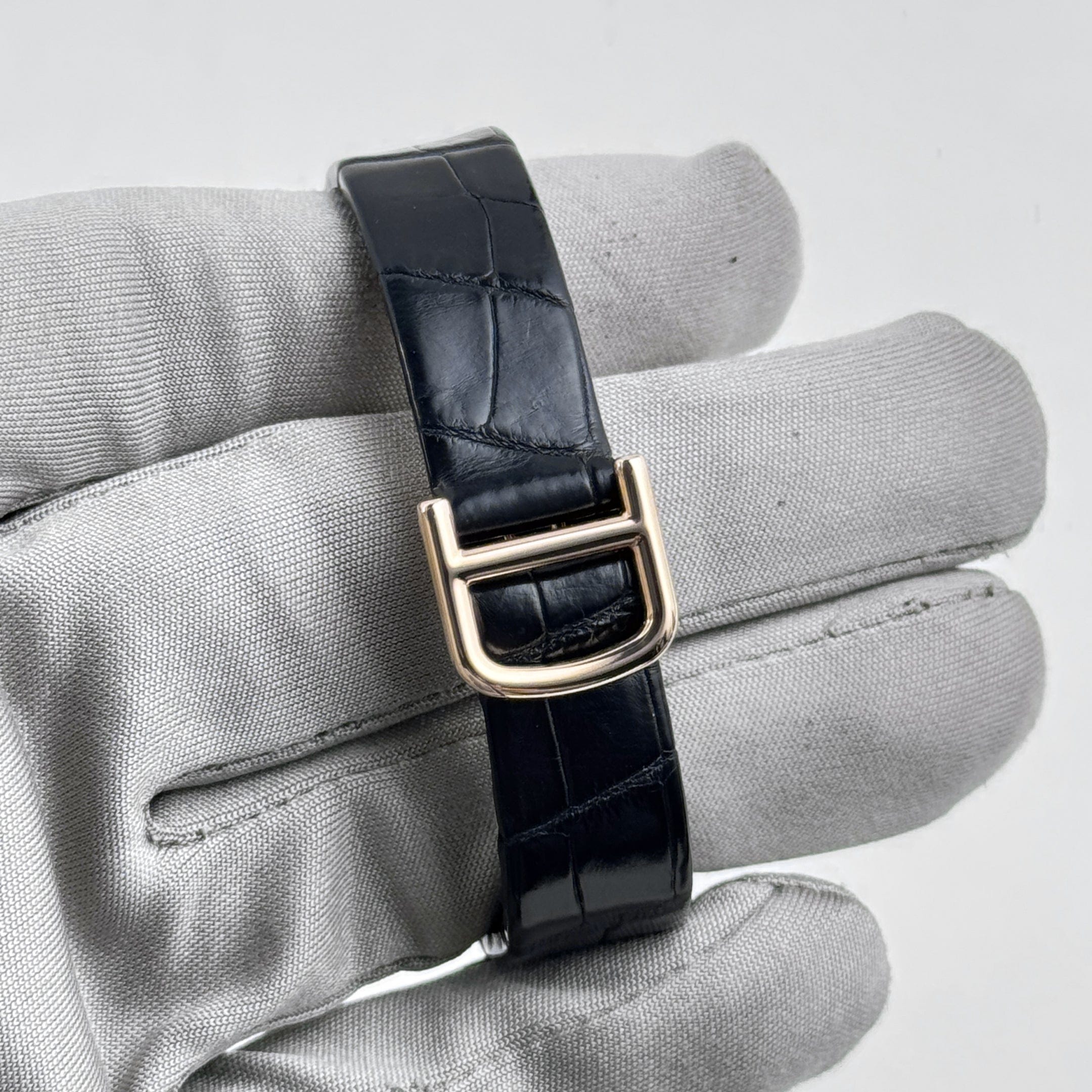 Cartier La Doña 2903 Yellow Gold Diamond Bezel Alligator