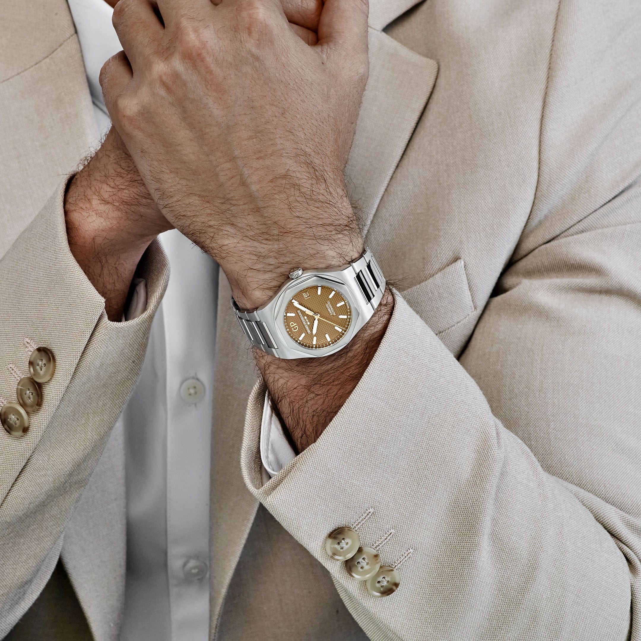 Girard Perregaux Laureato 38 81005-11-3154-1CM Stainless Steel Copper Dial (2023)