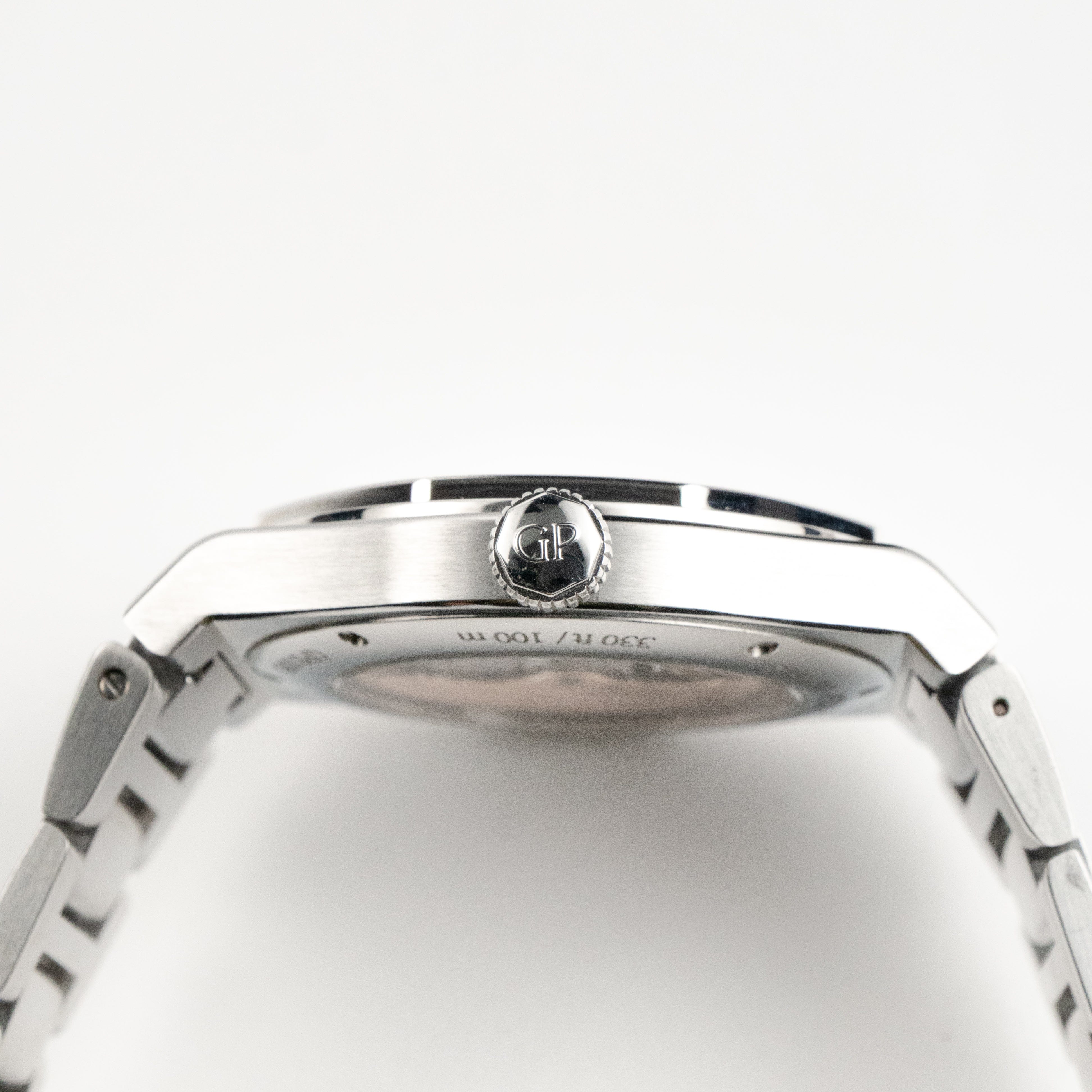 Girard Perregaux Laureato 38 81005-11-3154-1CM Stainless Steel Copper Dial (2023)