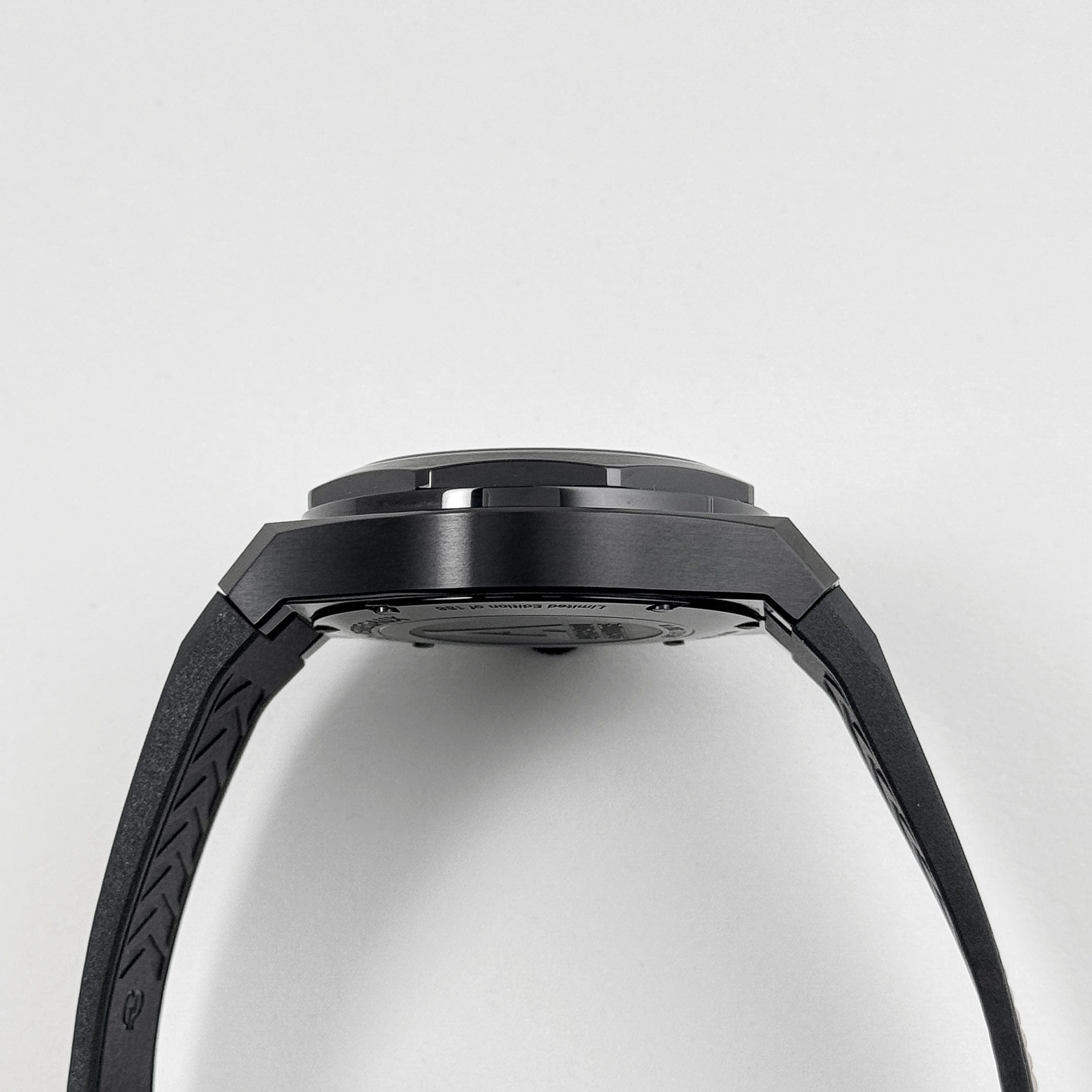 Girard Perregaux Laureato Absolute Gold Fever 81060-21-492-FH3A