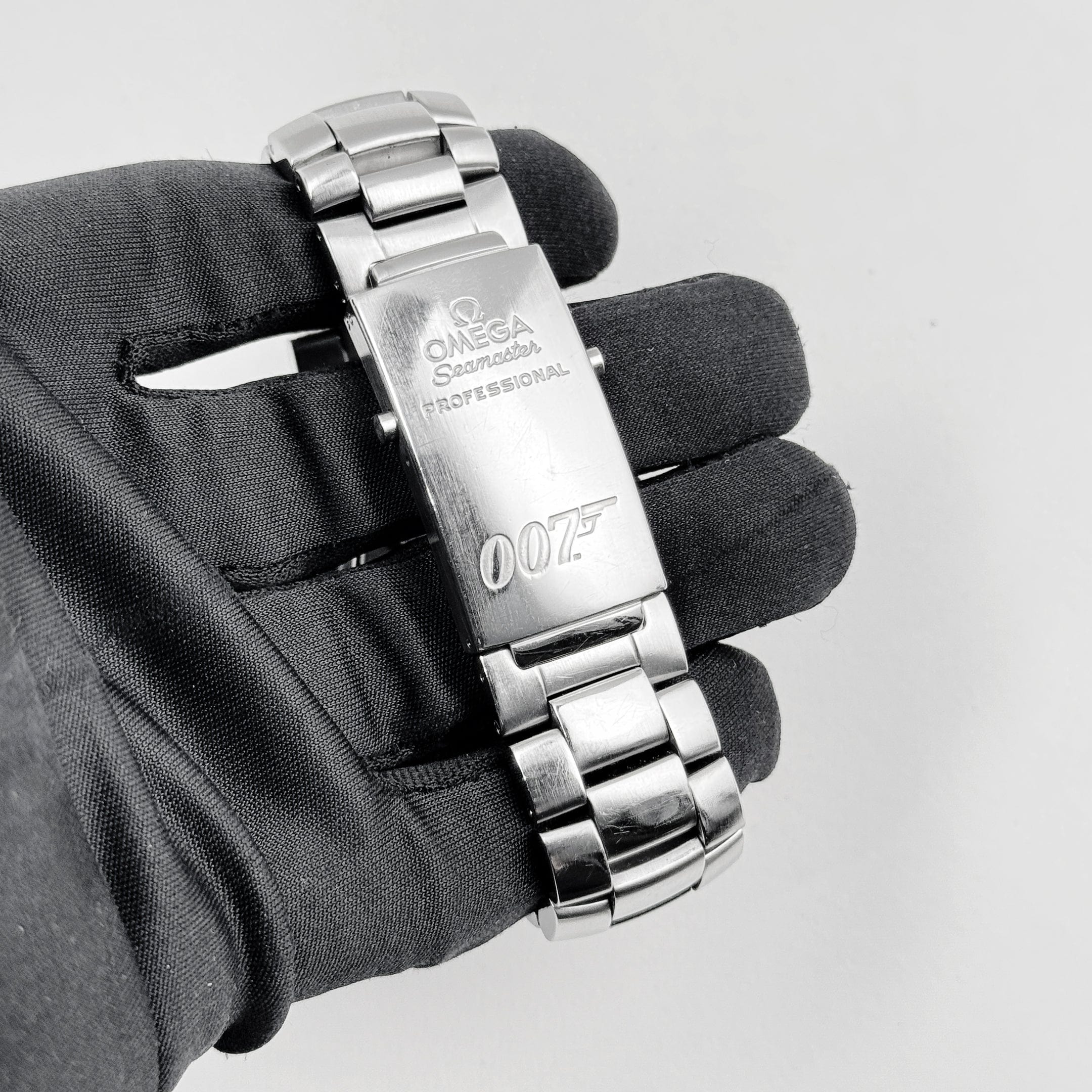 Omega Seamaster Planet Ocean 222.30.46.20.01.001 600m “Quantum of Solace” Black Dial Limited Edition (2008)