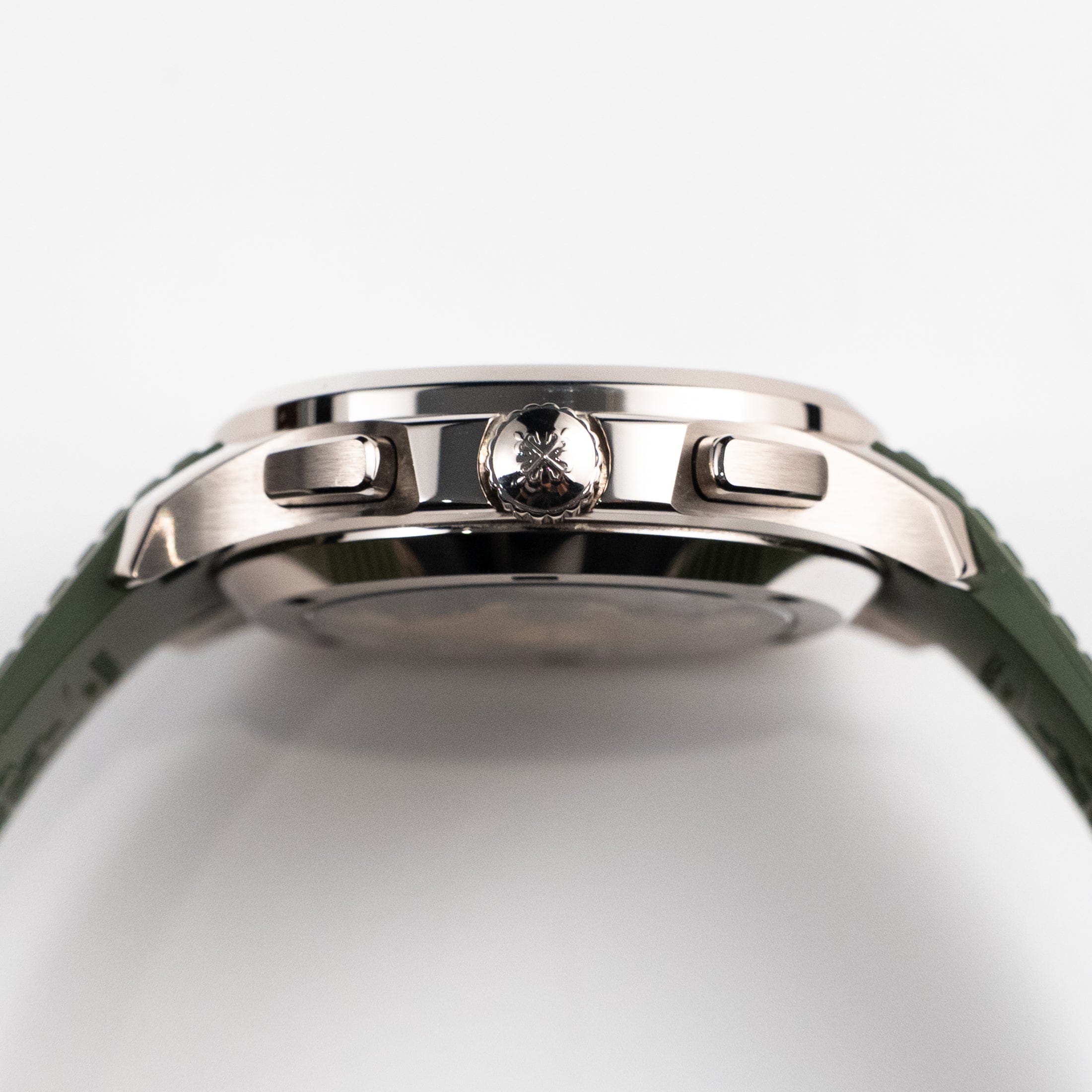 Patek Philippe Aquanaut 5968G-010 Chronograph White Gold Khaki Green Dial (2025)