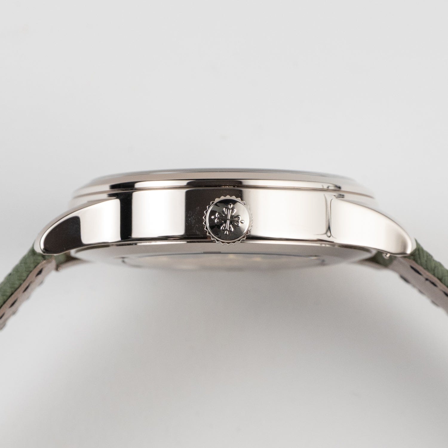 Patek Philippe Calatrava 5524G-010 'Pilot' Travel Time White Gold Ivory Dial (2025)