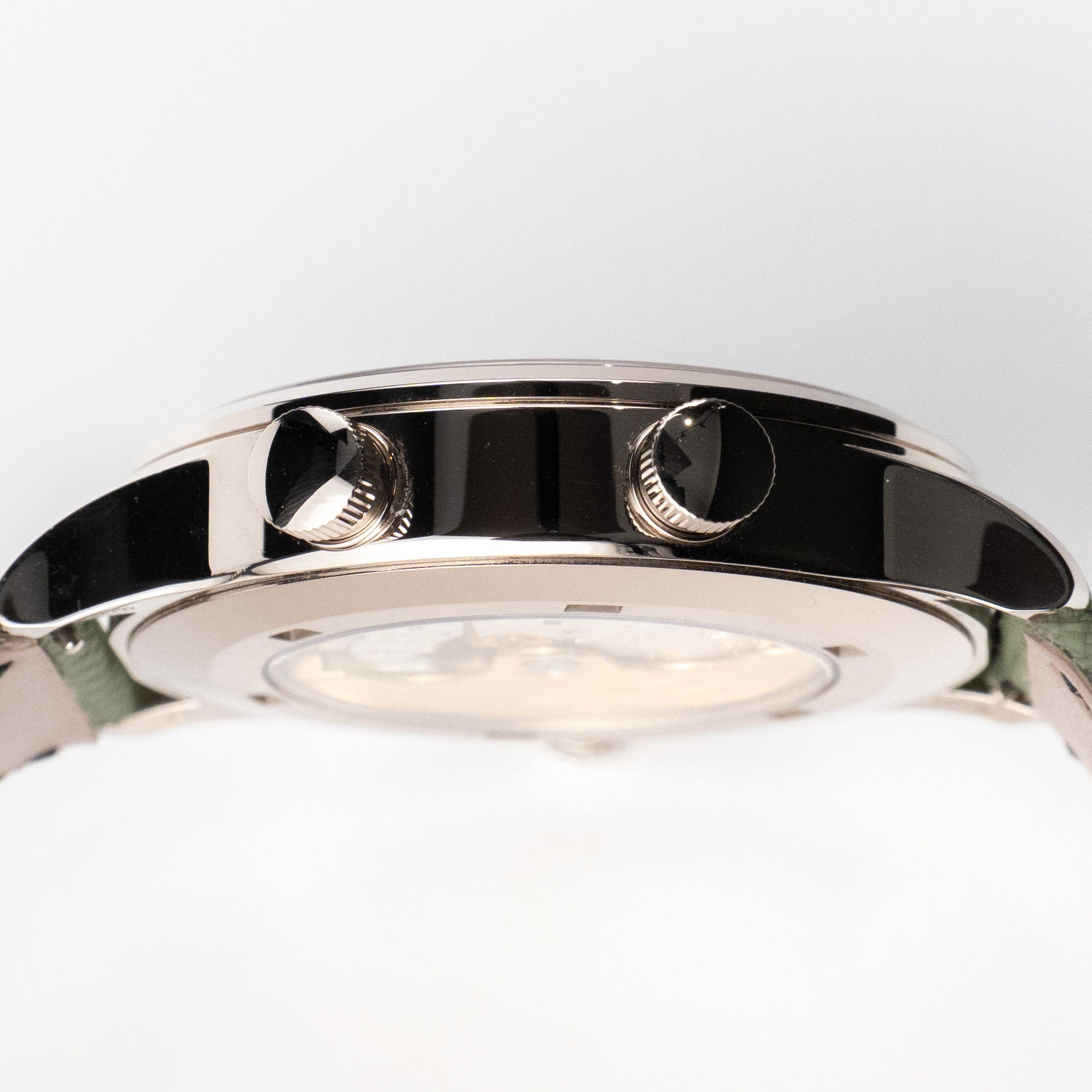 Patek Philippe Calatrava 5524G-010 'Pilot' Travel Time White Gold Ivory Dial (2025)