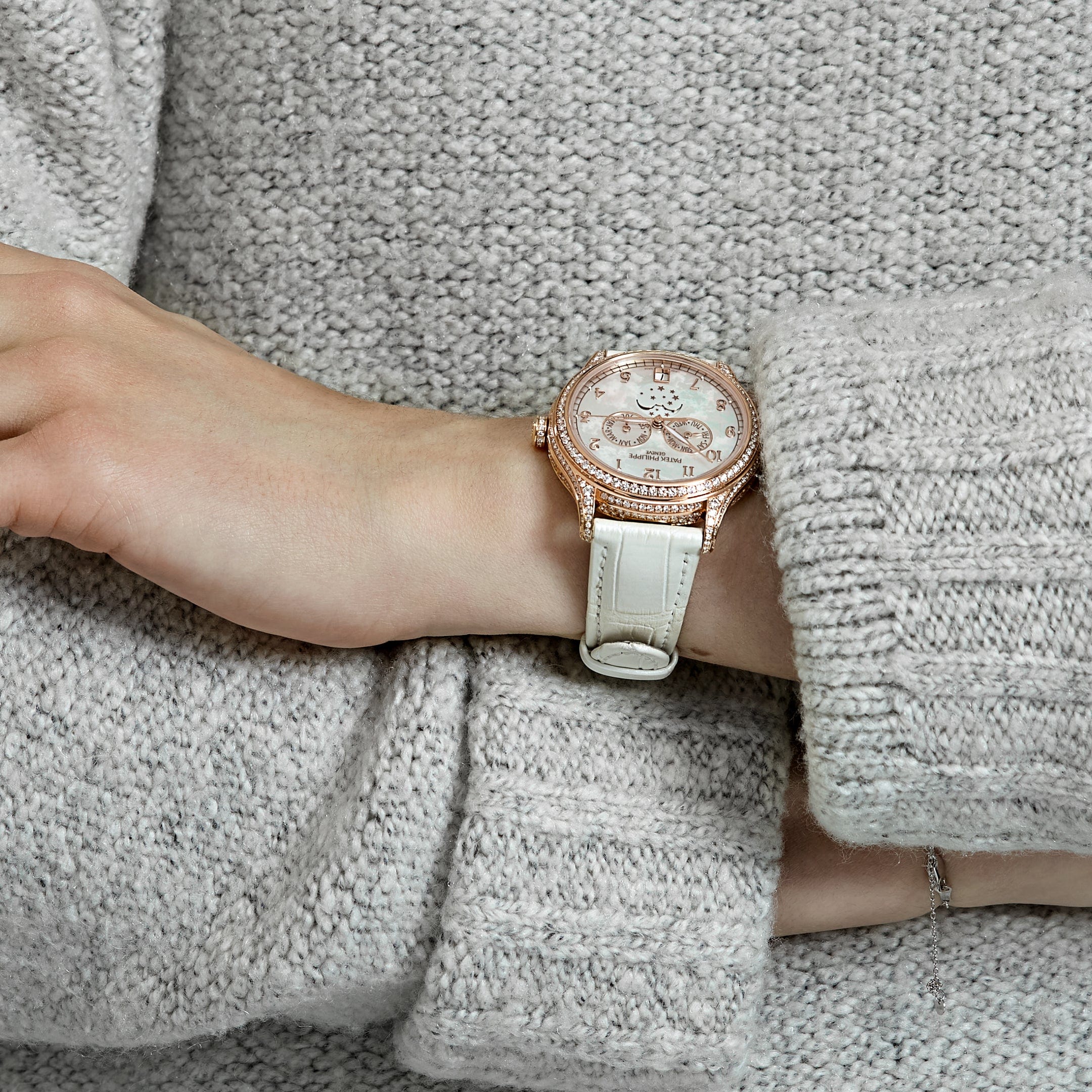 Patek Philippe Complications 4948R-001 Annual Calendar Moon Phases Rose Gold Mother-of-Pearl Dial Diamond Bezel (2022)