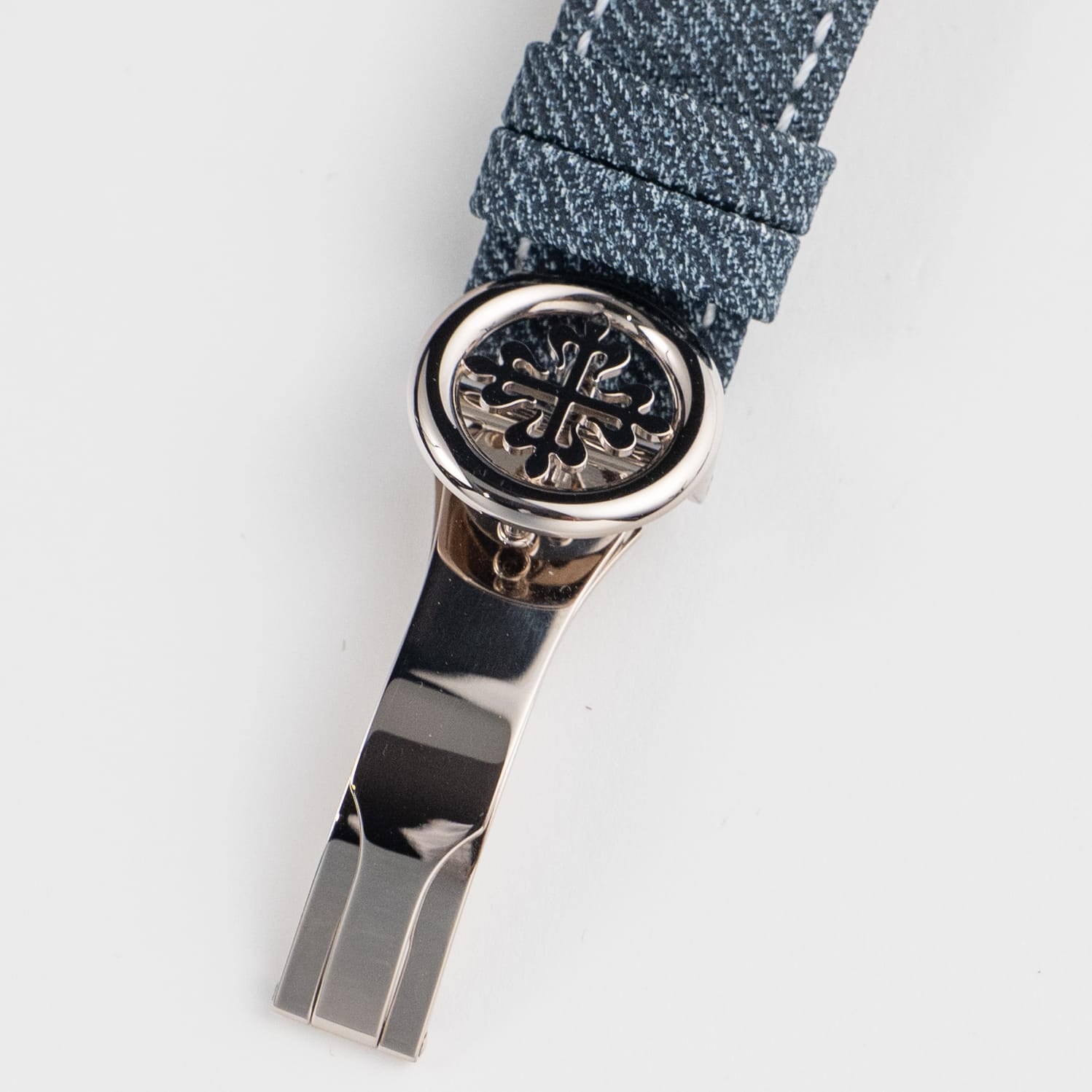 Patek Philippe Complications 5330G-001 World Time White Gold Blue Dial (2025)
