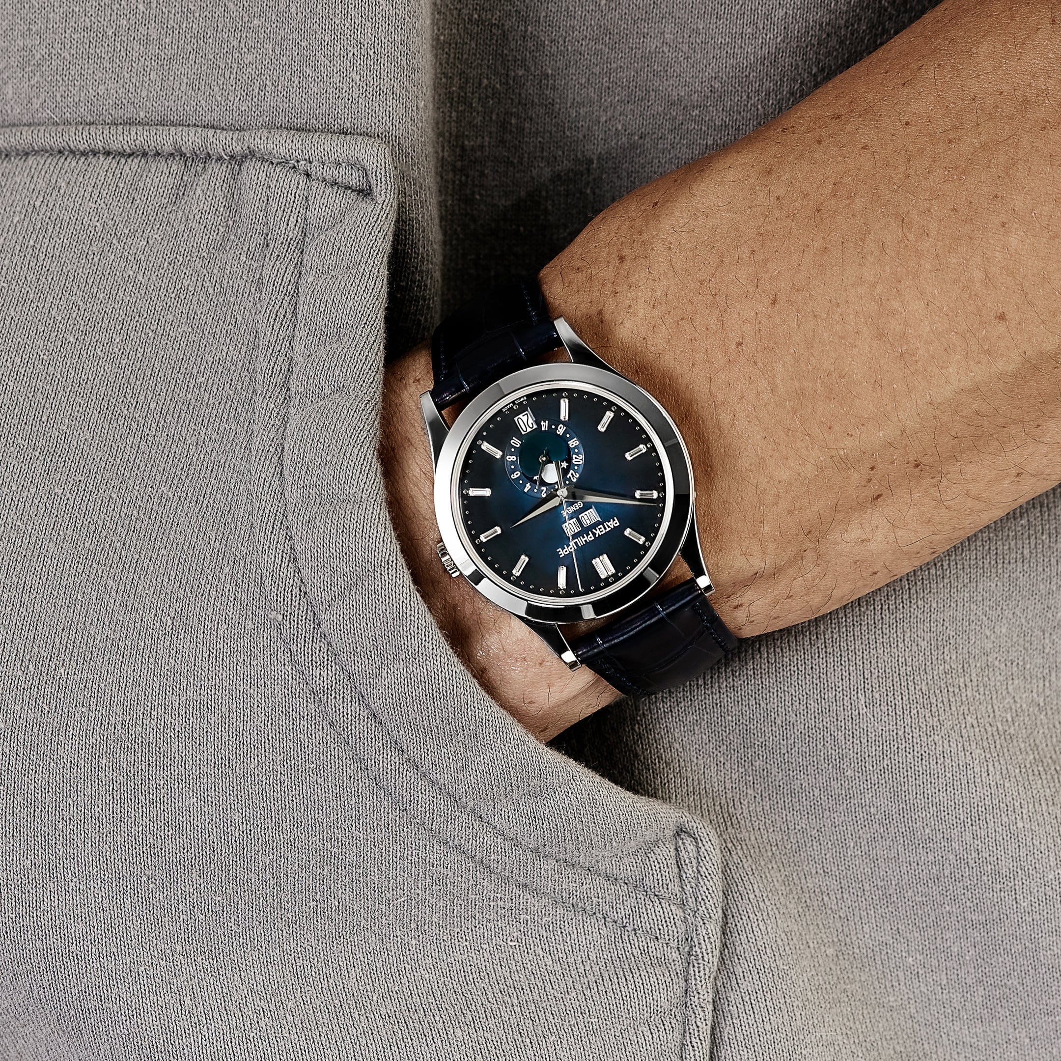 Patek Philippe Complications 5396G-017 Annual Calendar Moon Phases White Gold Blue Dial (2024)