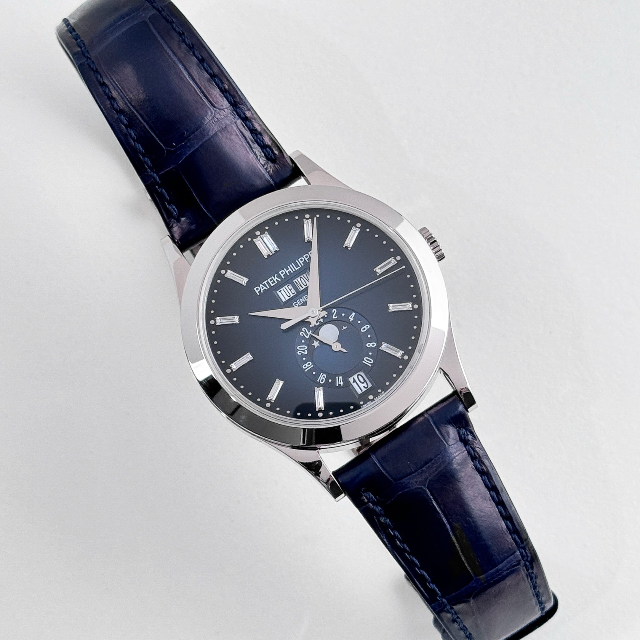 Patek Philippe Complications 5396G-017 Annual Calendar Moon Phases White Gold Blue Dial (2024)