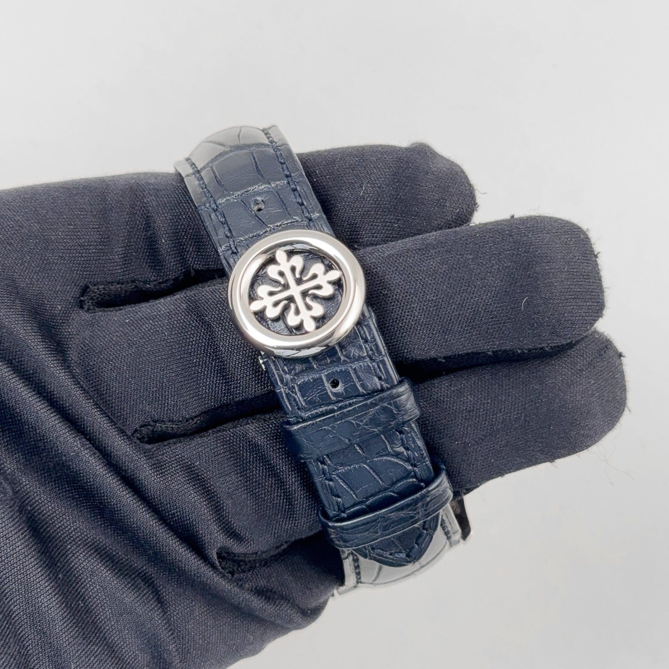 Patek Philippe Complications 5930G-010 World Time Flyback Chronograph White Gold Blue Dial (2019)