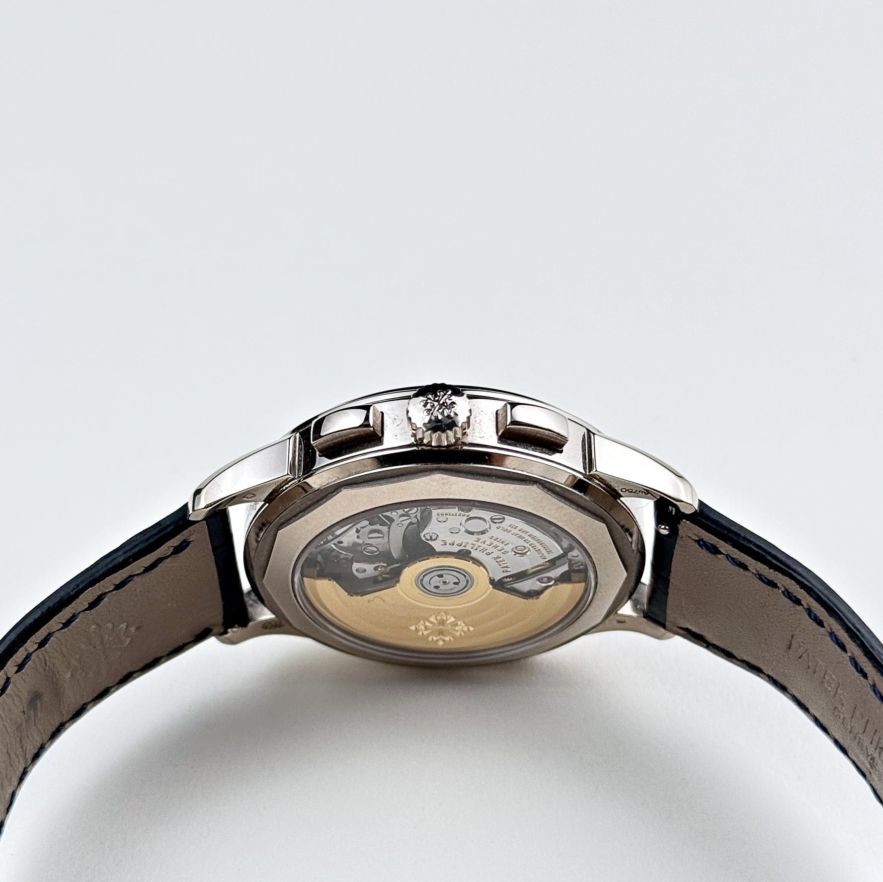 Patek Philippe Complications 5930G-010 World Time Flyback Chronograph White Gold Blue Dial (2020)