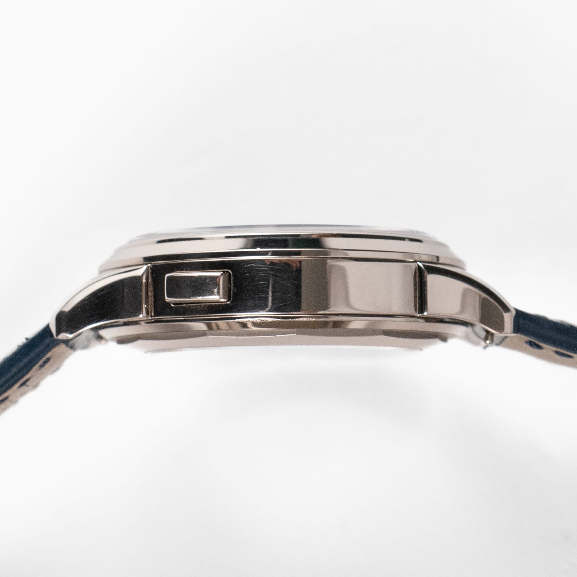 Patek Philippe Complications 5930G-010 World Time Flyback Chronograph White Gold Blue Dial (2021)