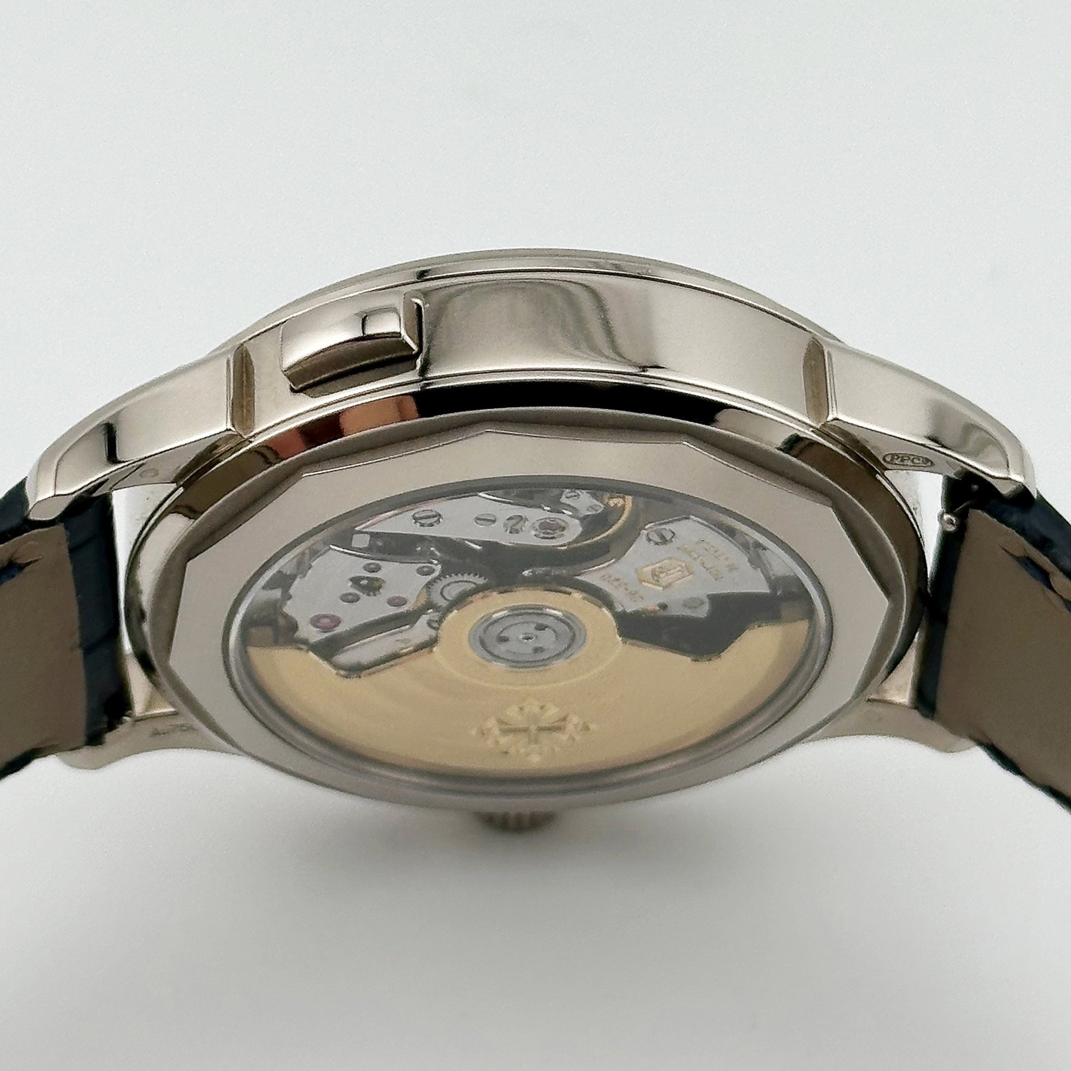 Patek Philippe Complications 5930G-010 World Time Flyback Chronograph White Gold Blue Dial (2022)