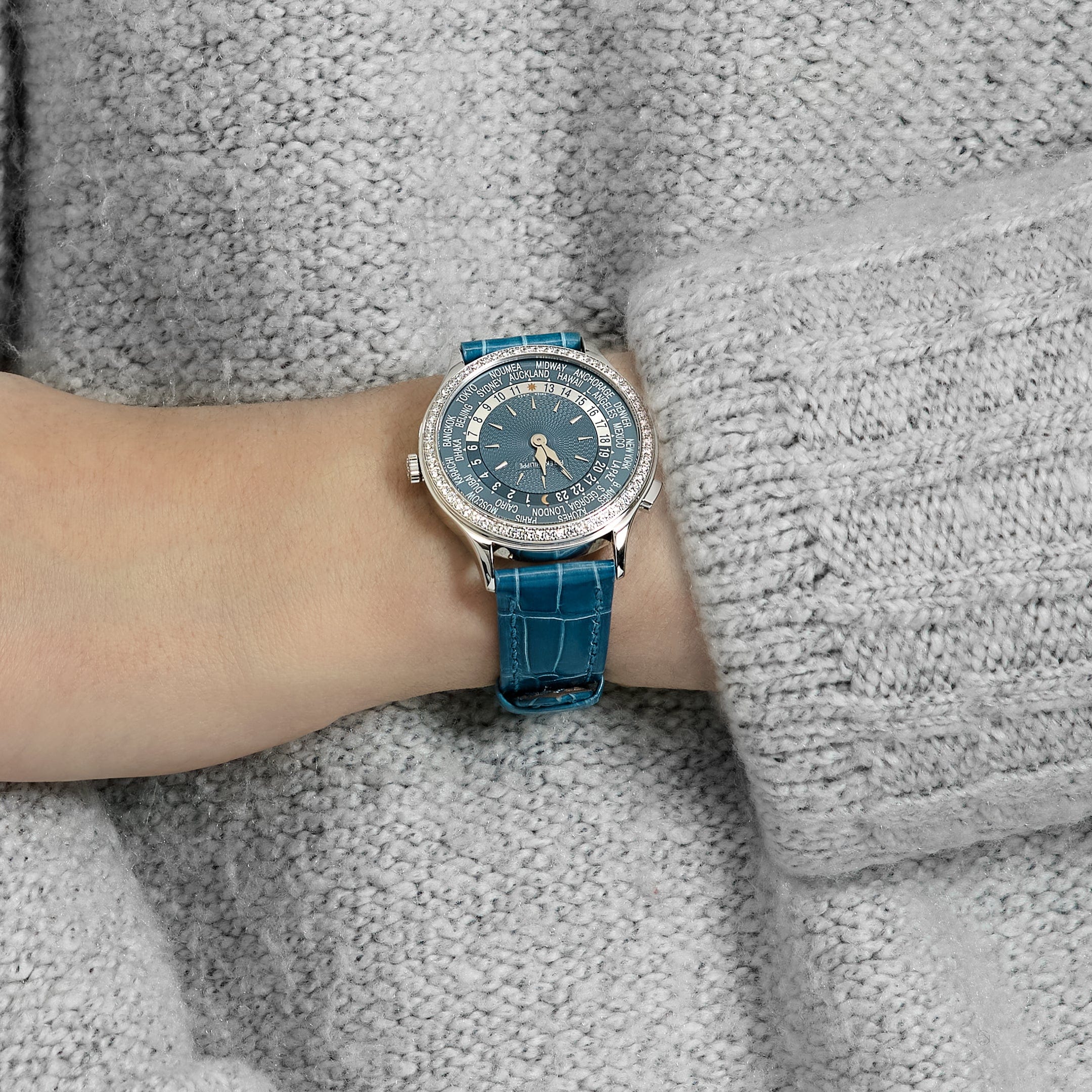 Patek Philippe Complications 7130G-016 Ladies World Time l White Gold Gray-Blue Dial lDiamond Bezel (2024)