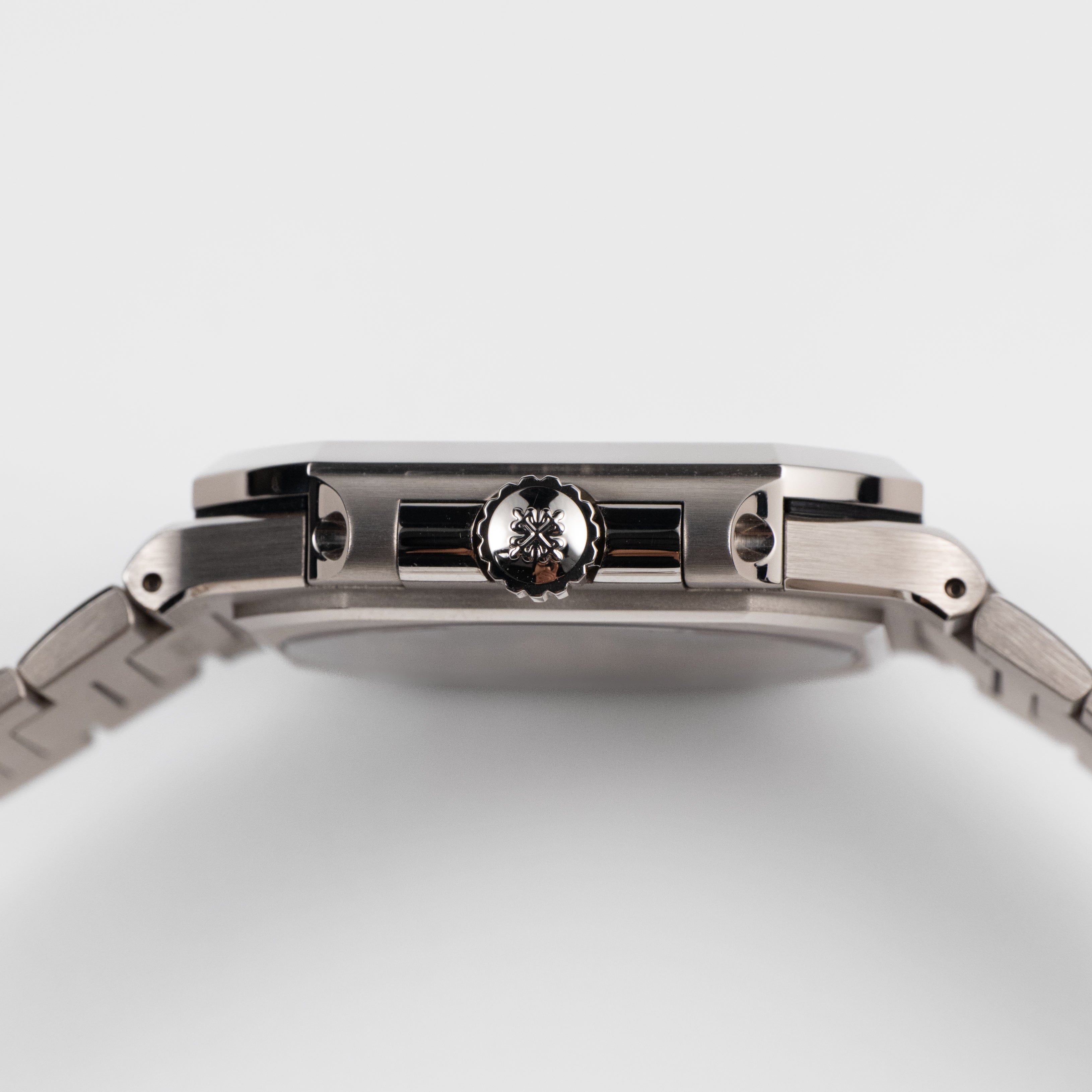 Patek Philippe Cubitus 7128/1G-001 White Gold Blue Dial (2025)