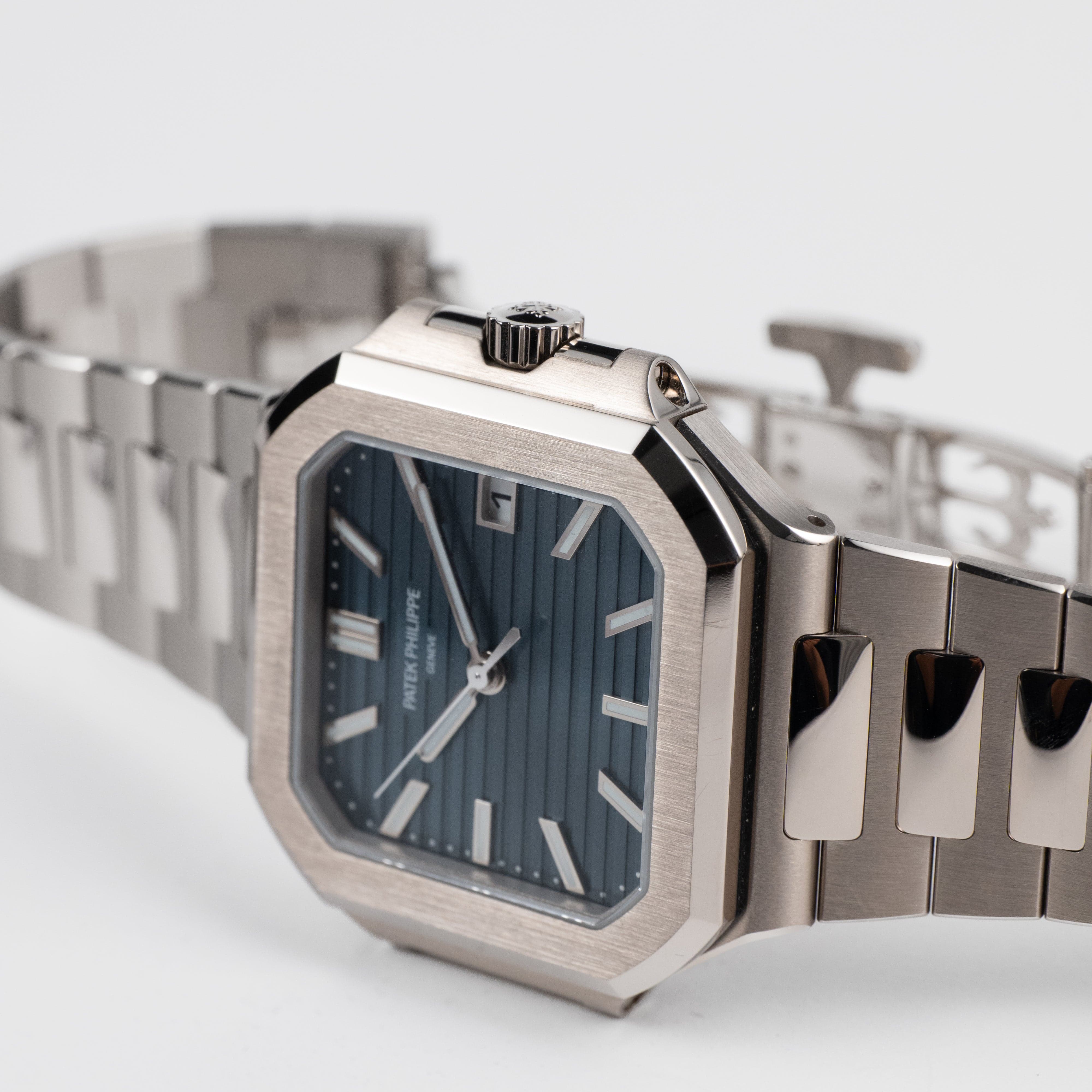 Patek Philippe Cubitus 7128/1G-001 White Gold Blue Dial (2025)